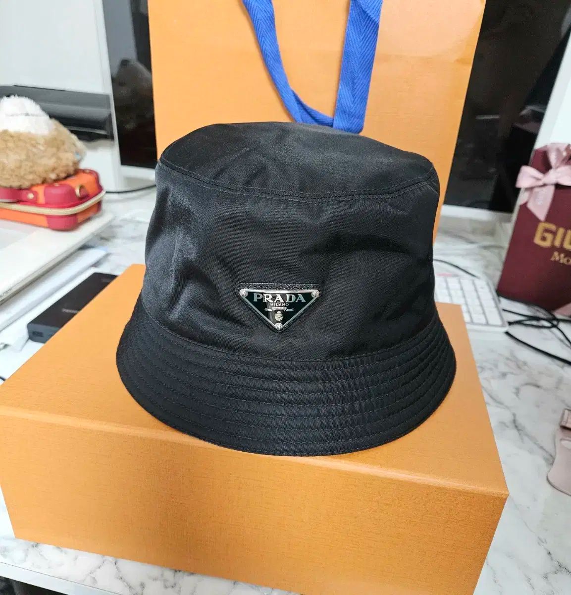 Prada PRADA プラダ 1HC137 2DMI F0002 バケットハット M サイズ