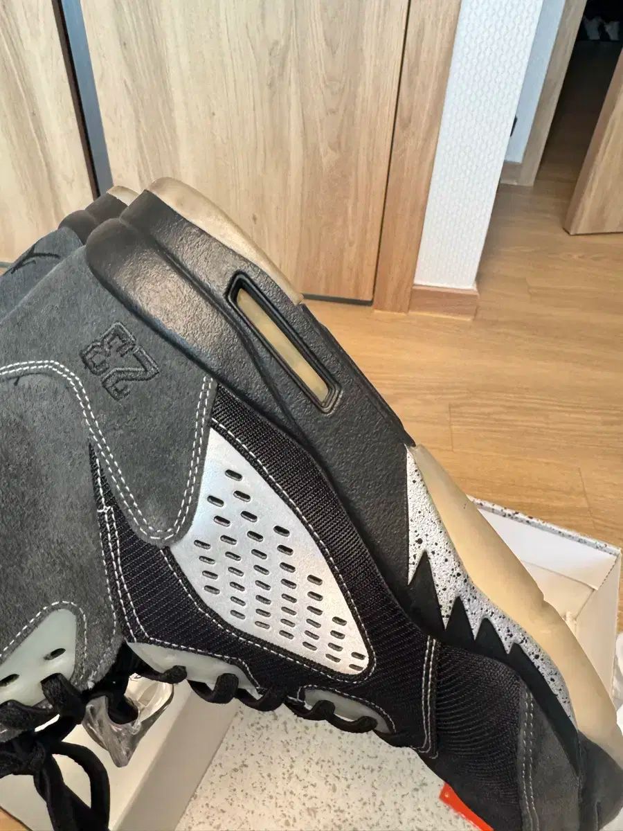 290 NIKE