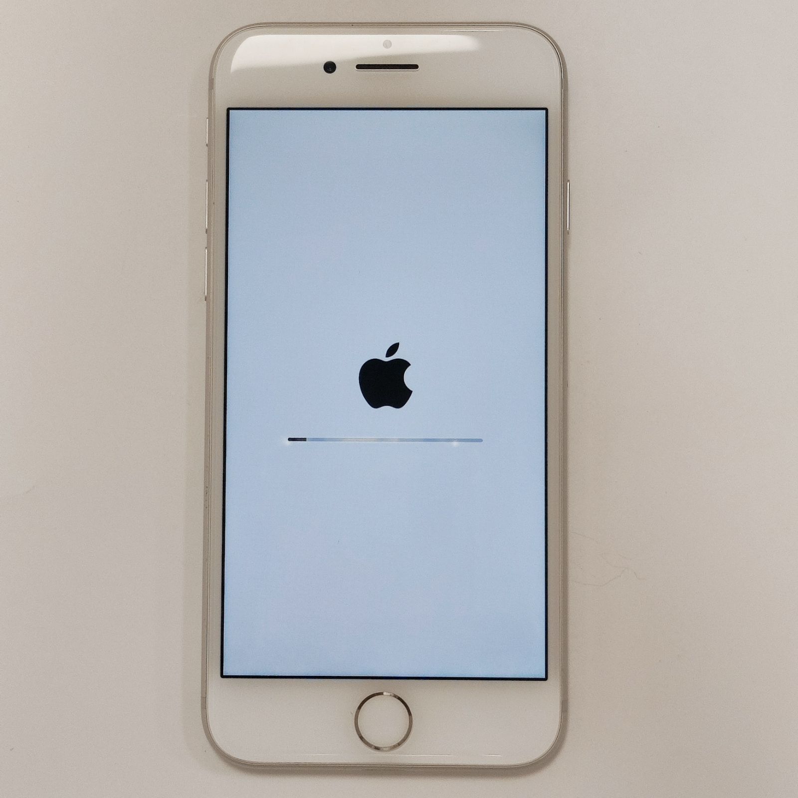 ドコモ iPhone8 64GB MQ792J/A シルバー