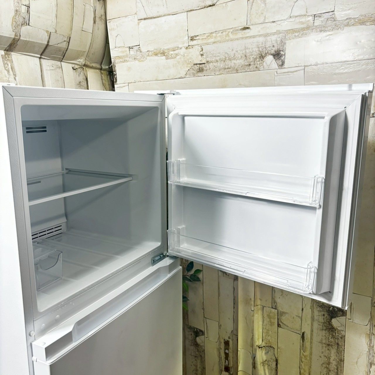 2022年製】 Y select ヤマダオリジナル YRZ-F23K ノンフロン冷凍冷蔵庫