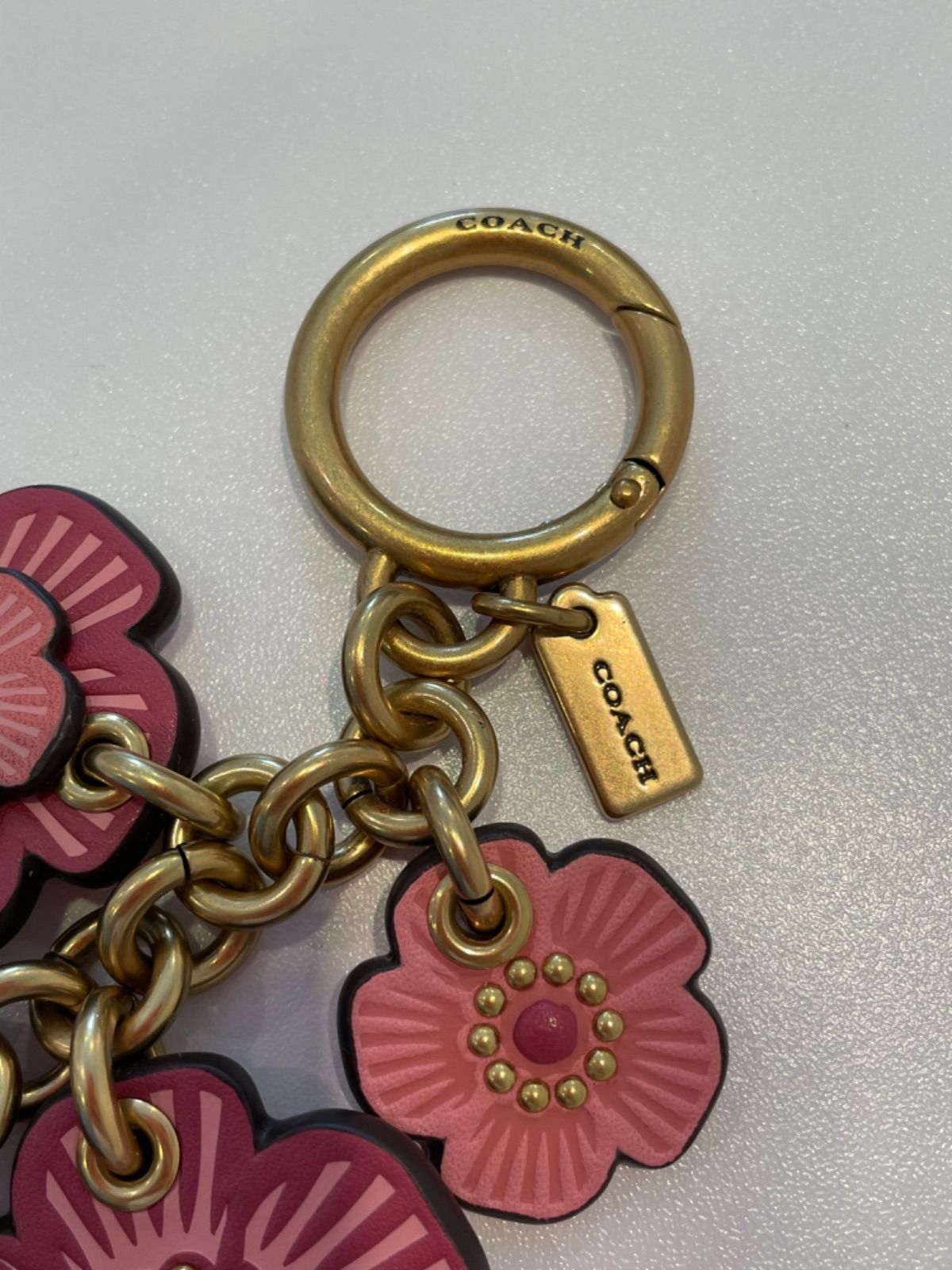 美品✨ コーチ ティー ローズ ミックス バッグ チャーム 保存袋付き COACH（コーチ）の「【コーチ】ティー ローズ ミックス バッグ