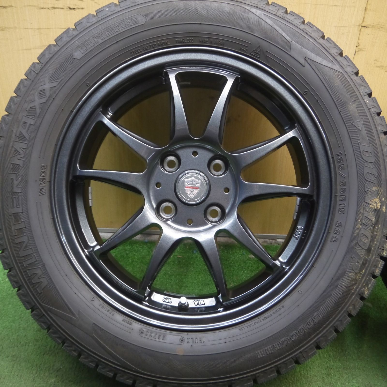 送料無料* バリ溝！23年！キレイ！ほぼ10分☆スタッドレス 185/65R15 ダンロップ ウインターマックス WM02 ESTROSA  エステローザ PCD100/4H☆4032213Hス - メルカリ