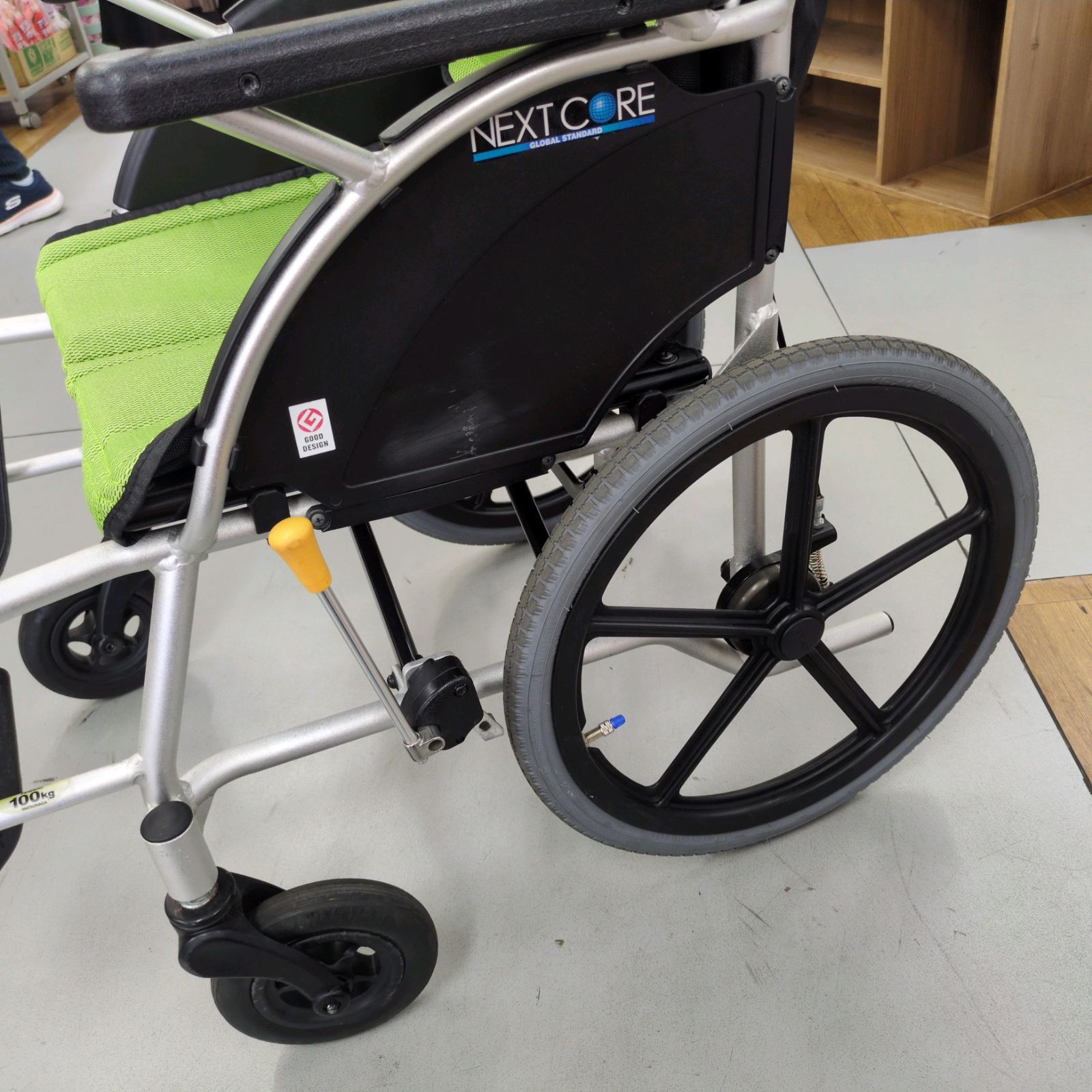 最終価格！シナクティフ J583 ☆多少使用感有り☆MATSUNAGA☆NEXT CORE☆介助式車いす