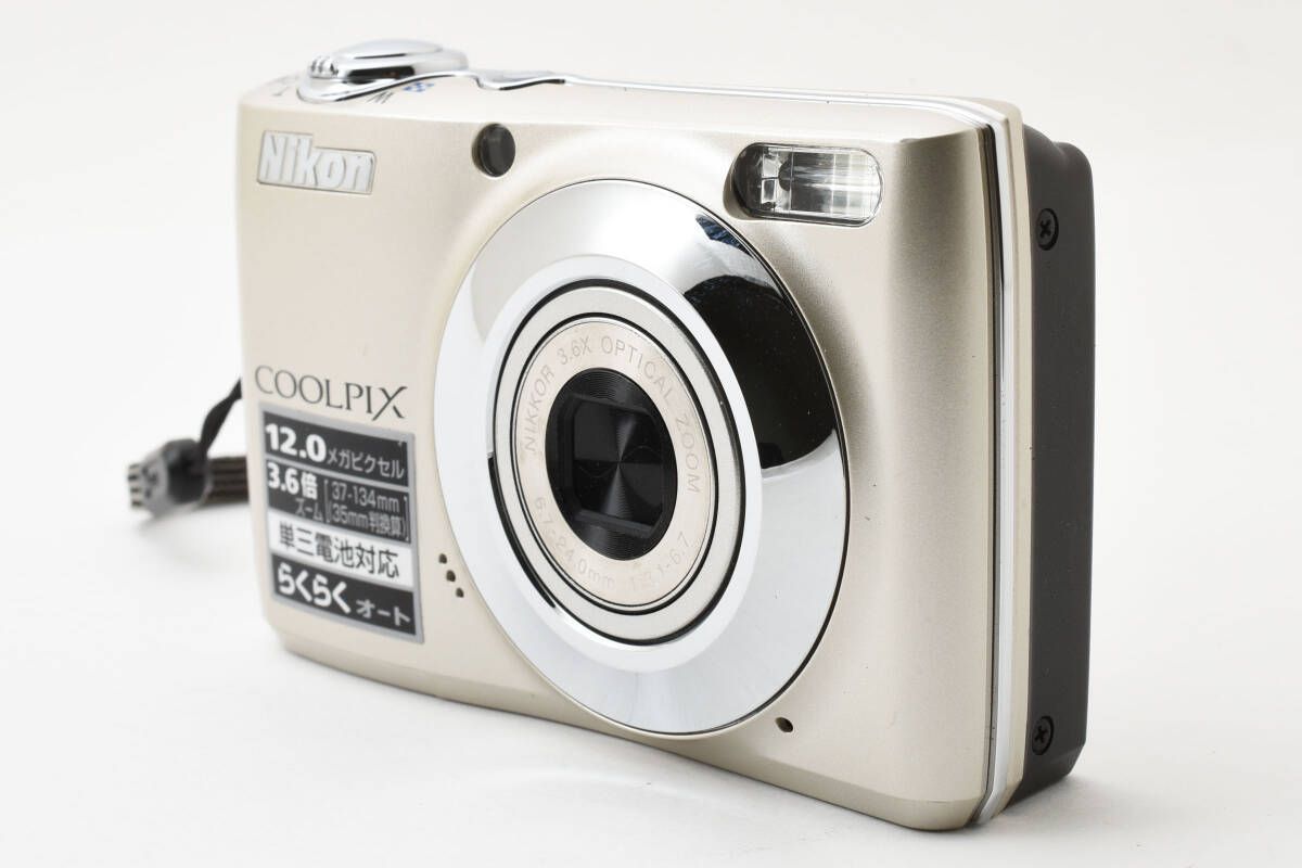 ★良品★Nikon ニコン COOLPIX L22 シルバー コンパクトデジタルカメラ 【便利な単三電池で使用可】 #1701W005#089