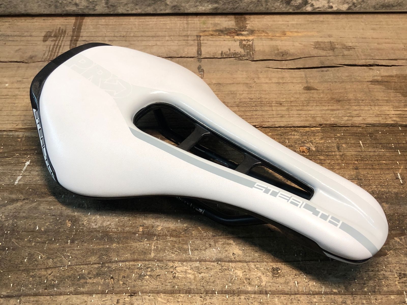 Selle Italia Novus Evo サドル 145mm セライタリア サドル NOVUS