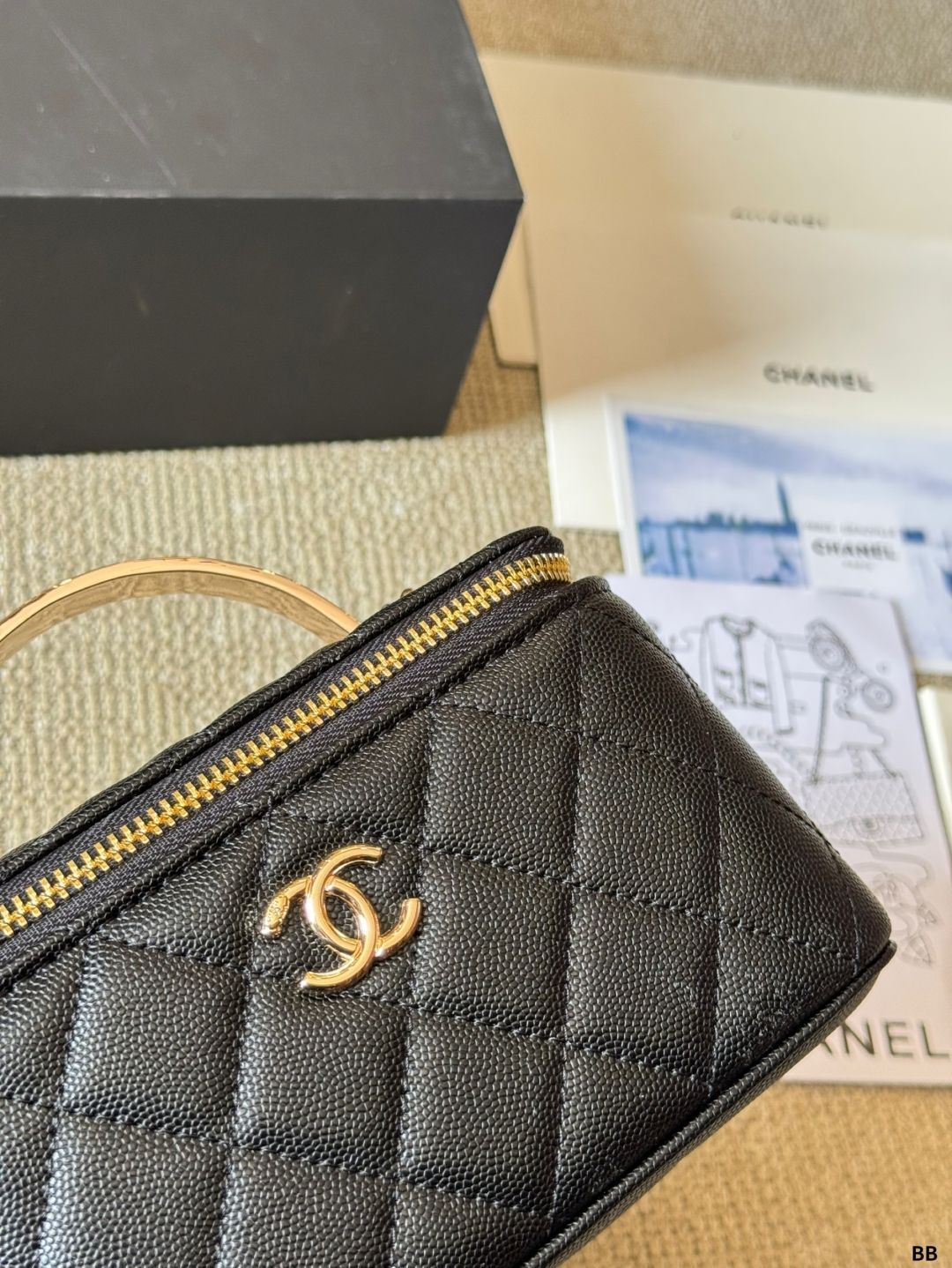 今日特価】Vintage Chanel ボックスバッグ-WTO輸入1 - メルカリ