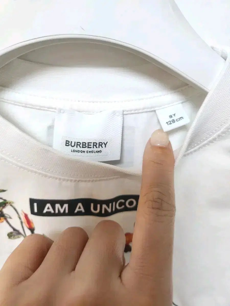バーバリー☆ロゴTシャツ8Y バーバリー☆ロゴTシャツ8Y バーバリー☆ロゴT