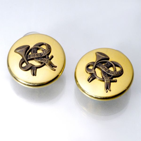 HERMES ホルンモチーフ イヤリング（ゴールド） - メルカリ