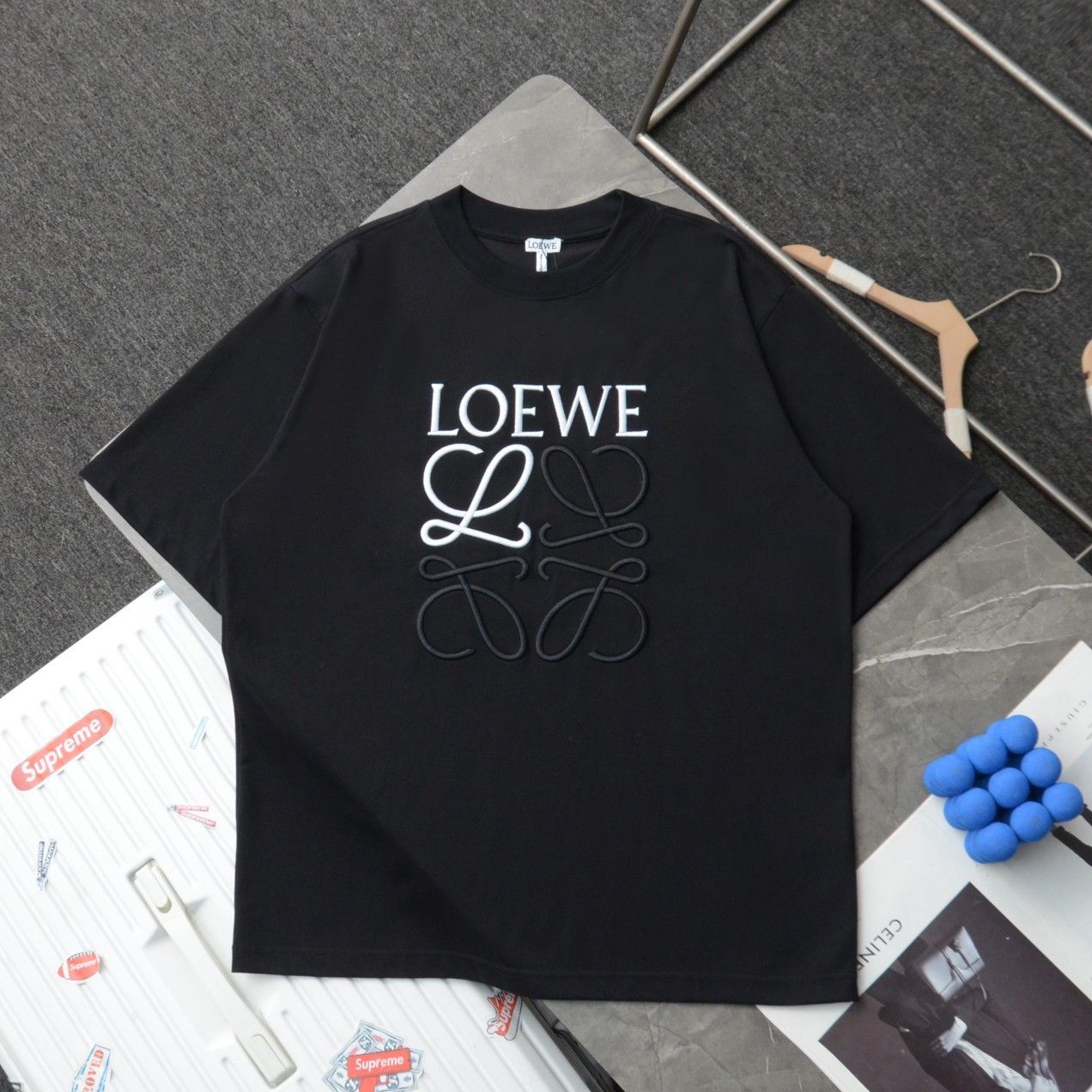 ロエベLOEWE 刺繡 ロゴ Tシャツ 新品 男女兼用 - メルカリ