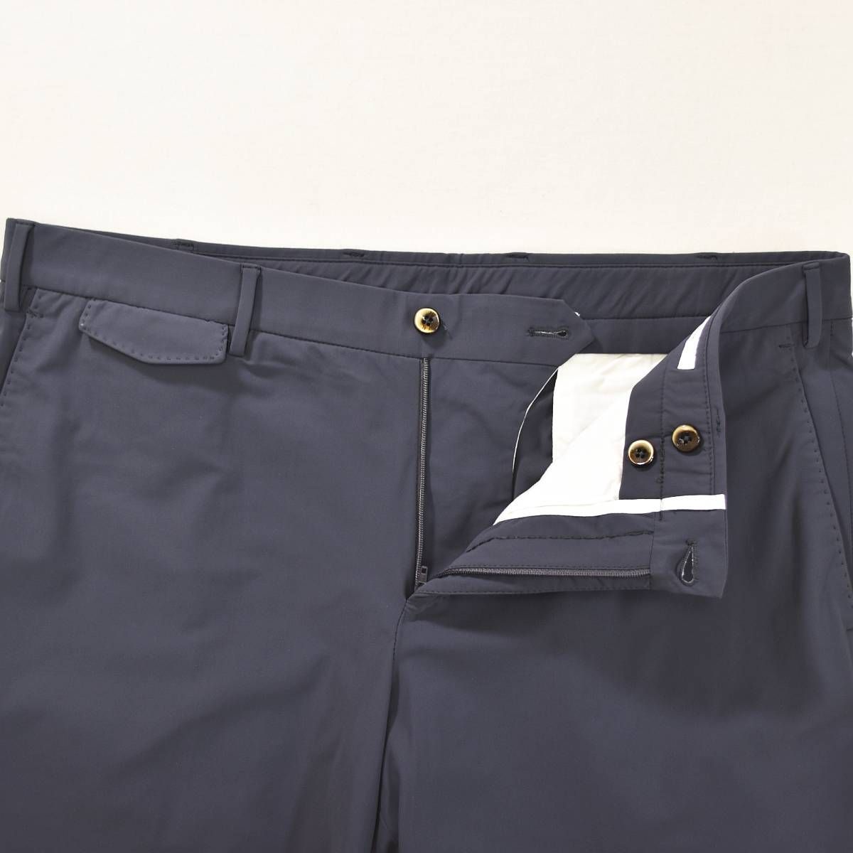 【新品・未使用】PT TORINO ハーフパンツ　ネイビー　ルーマニア製 美品】 ルーマニア製 ピーティートリノ PT TORINO BERMUDA