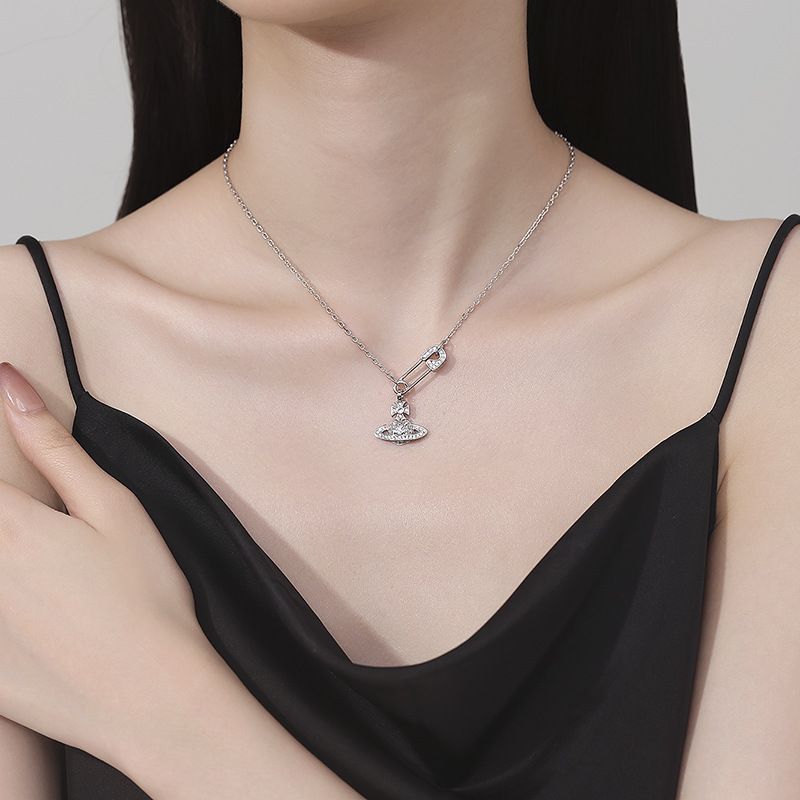 安全ピンクリップ　ネックレス　Vivienne Westwood 安全ピン クリップ ネックレス Vivienne Westwoodオンライン
