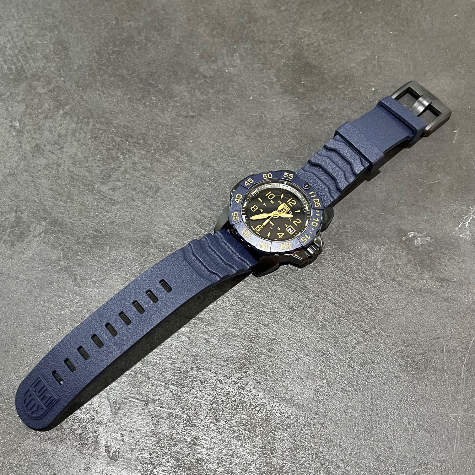 参考上代120230円 未使用品 Luminox NAVY SEAL FOUNDATION 3250 SERIES