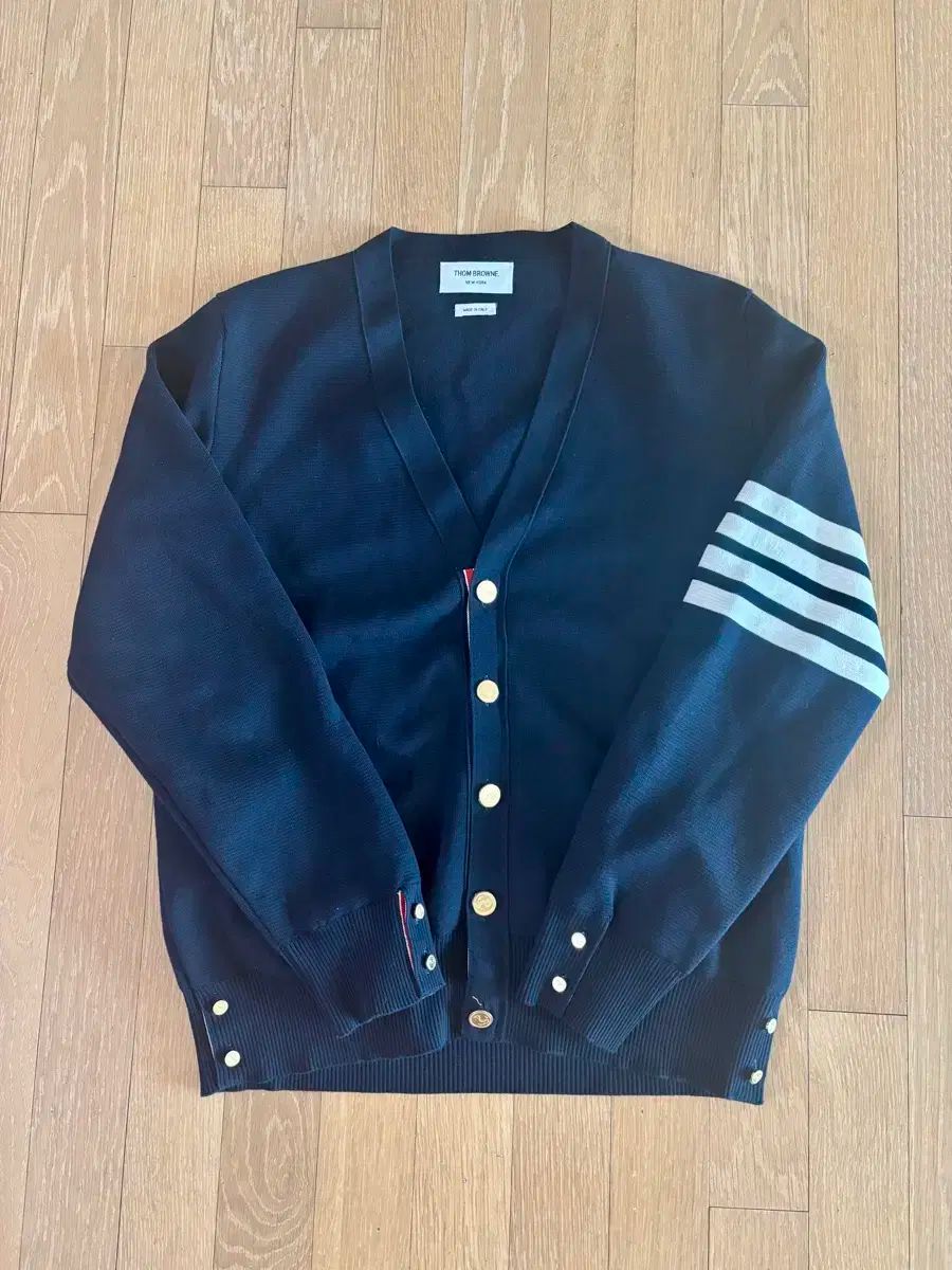 【雷市場（ポンジャン）商品韓国直送】 4 Thom Browne(トム・ブラウン) ミラノステッチ ゴールド カーディガン 新品