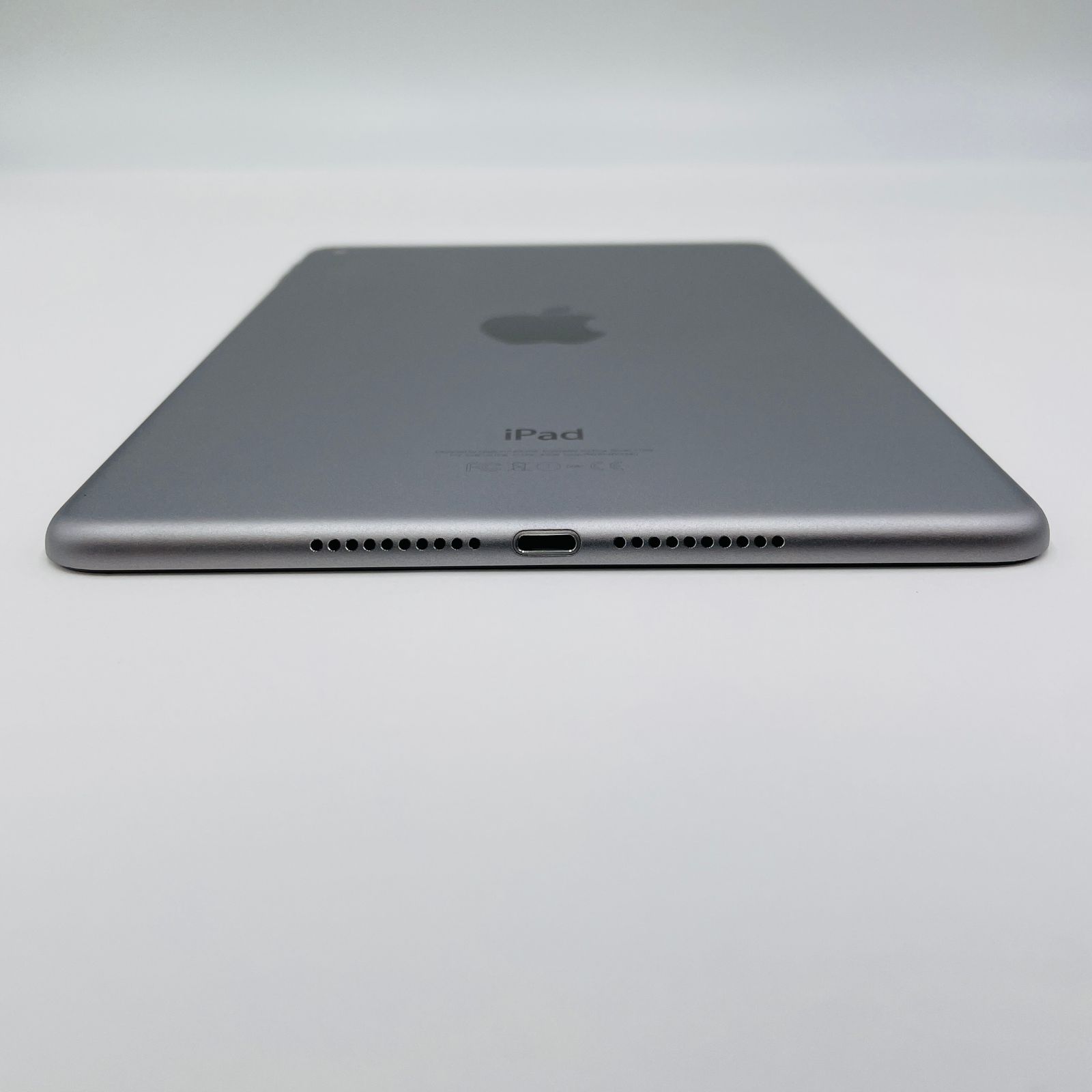 Apple iPad mini 4 128GB Space Gray Wi-Fiモデル FK9N2J/A