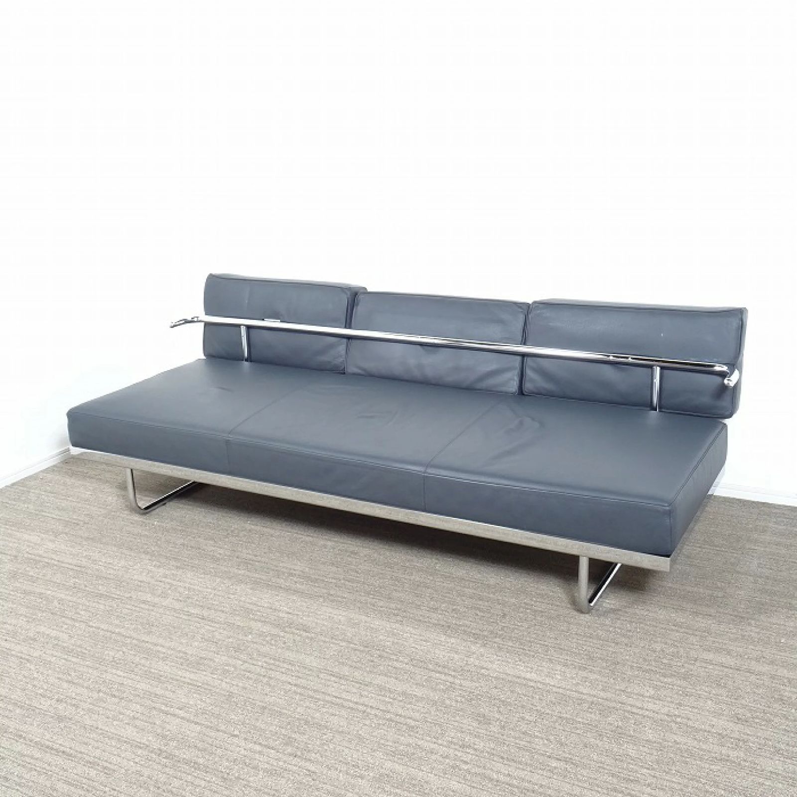 LILY　カッシーナ　LC5.F ソファ/デイベッド　ホワイト本革 Cassina】カッシーナ LC5 3人掛けソファ デイベッド ル