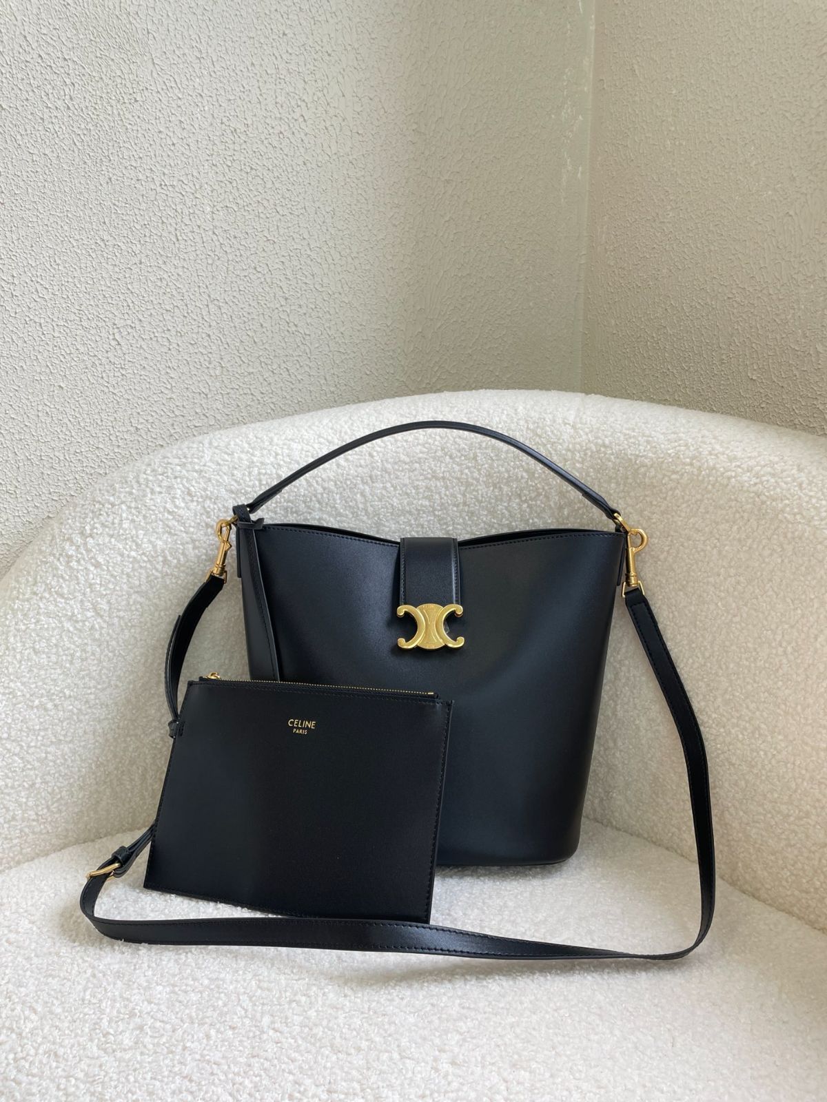 CELINE（セリーヌ）ミディアム ルイーズ バッグ ショルダーバッグ ハンドバッグ 2way ブラック