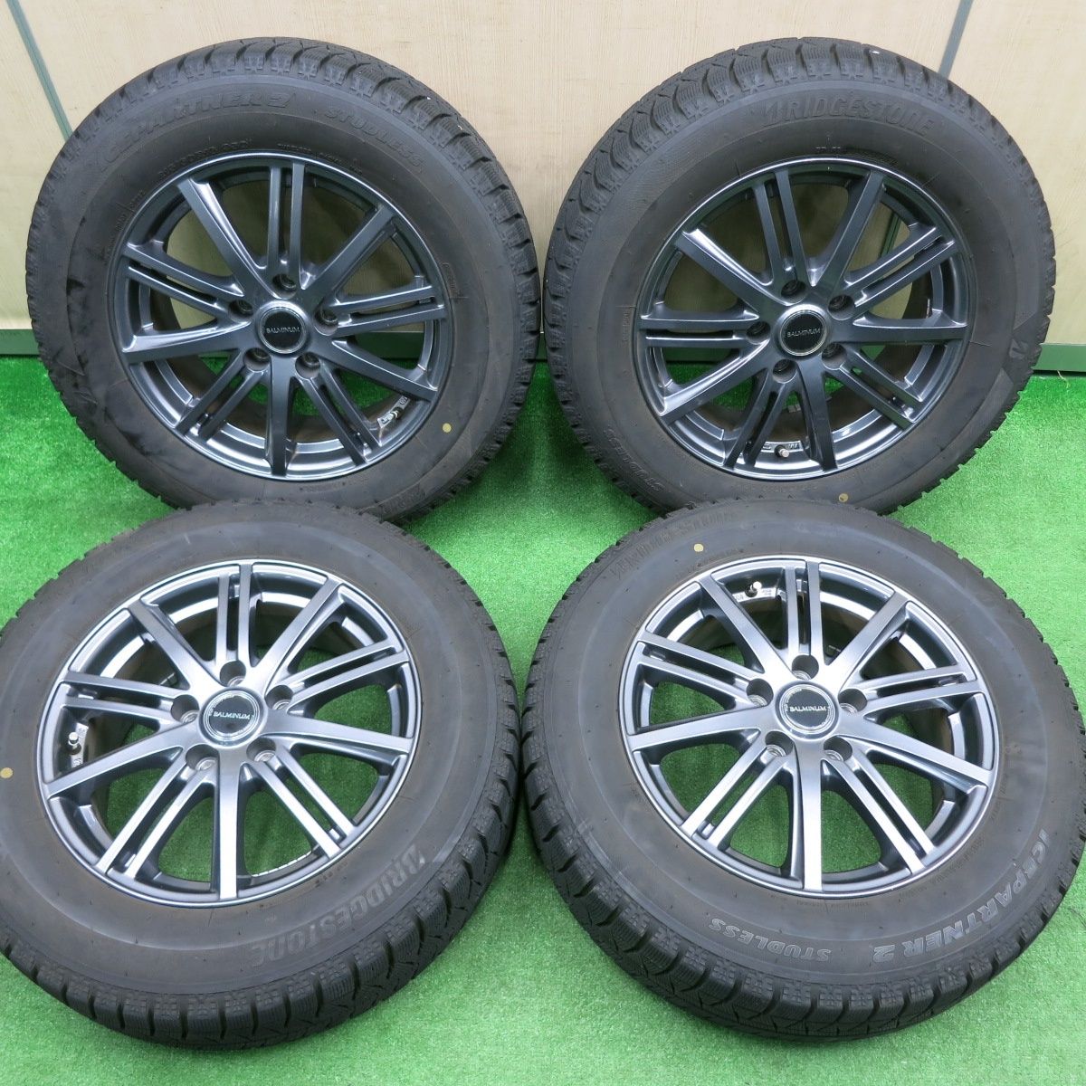 [送料無料] バリ溝！20年！キレイ！9分スタッドレス 215/60R16 ブリヂストン アイスパートナー2 BALMINUM バルミナ 16インチ PCD114.3/5H4111103NJス