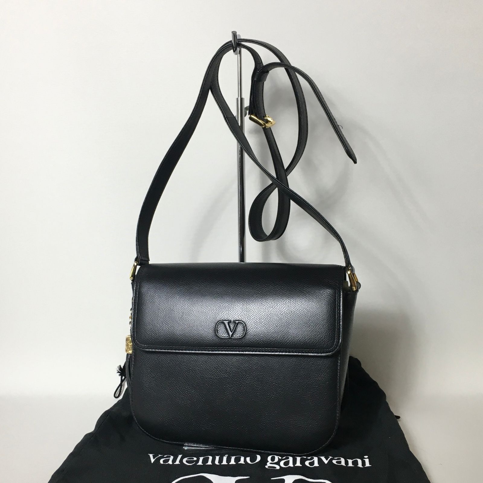 2507-186｜美品｜ヴァレンティノガラヴァーニ ショルダーバッグ ブラック 2507-186｜美品｜ヴァレンティノガラヴァーニ ショルダーバッグ