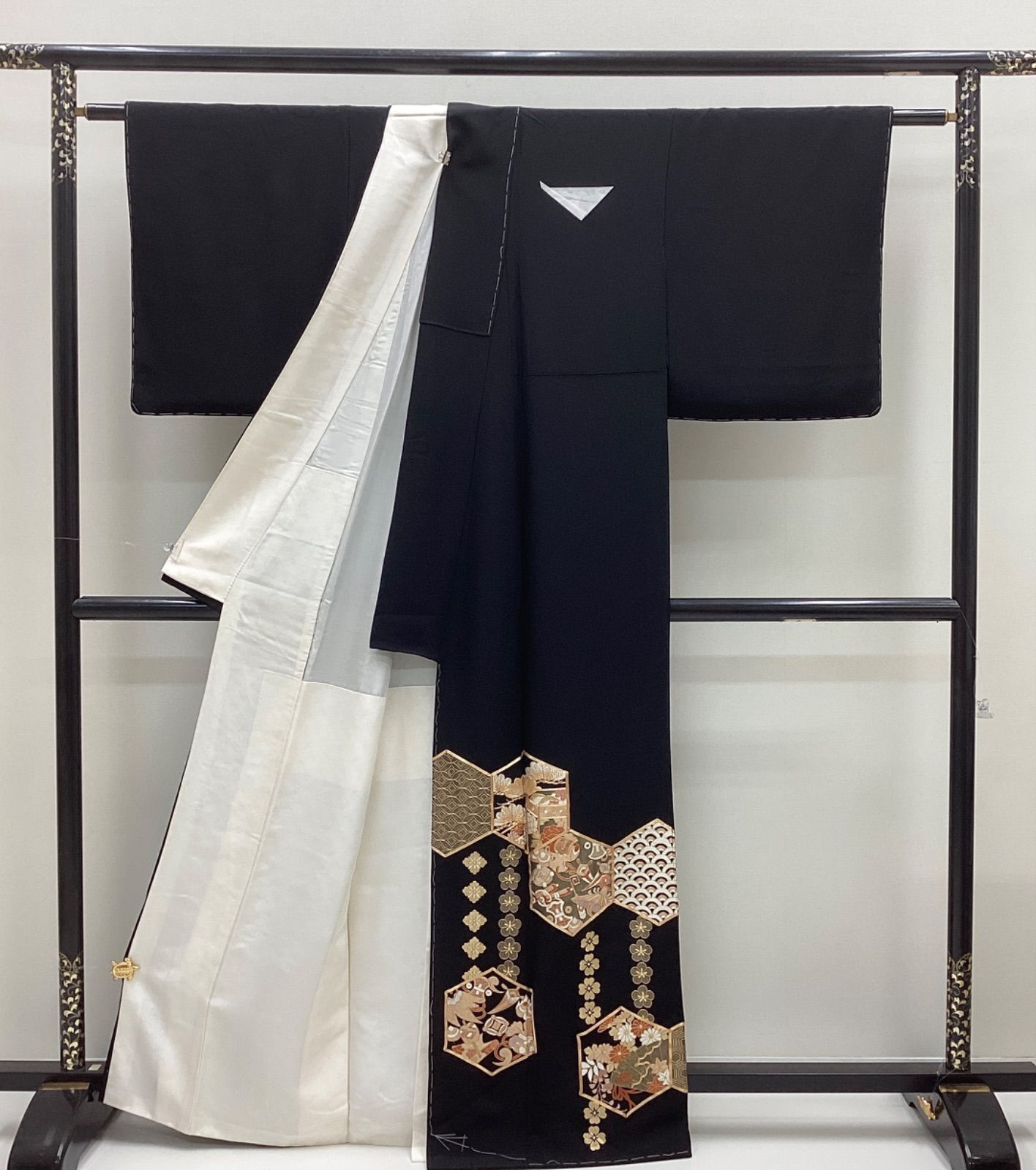 ♥ 袷着物 比翼つき 黒留袖 刺繍 正絹R971