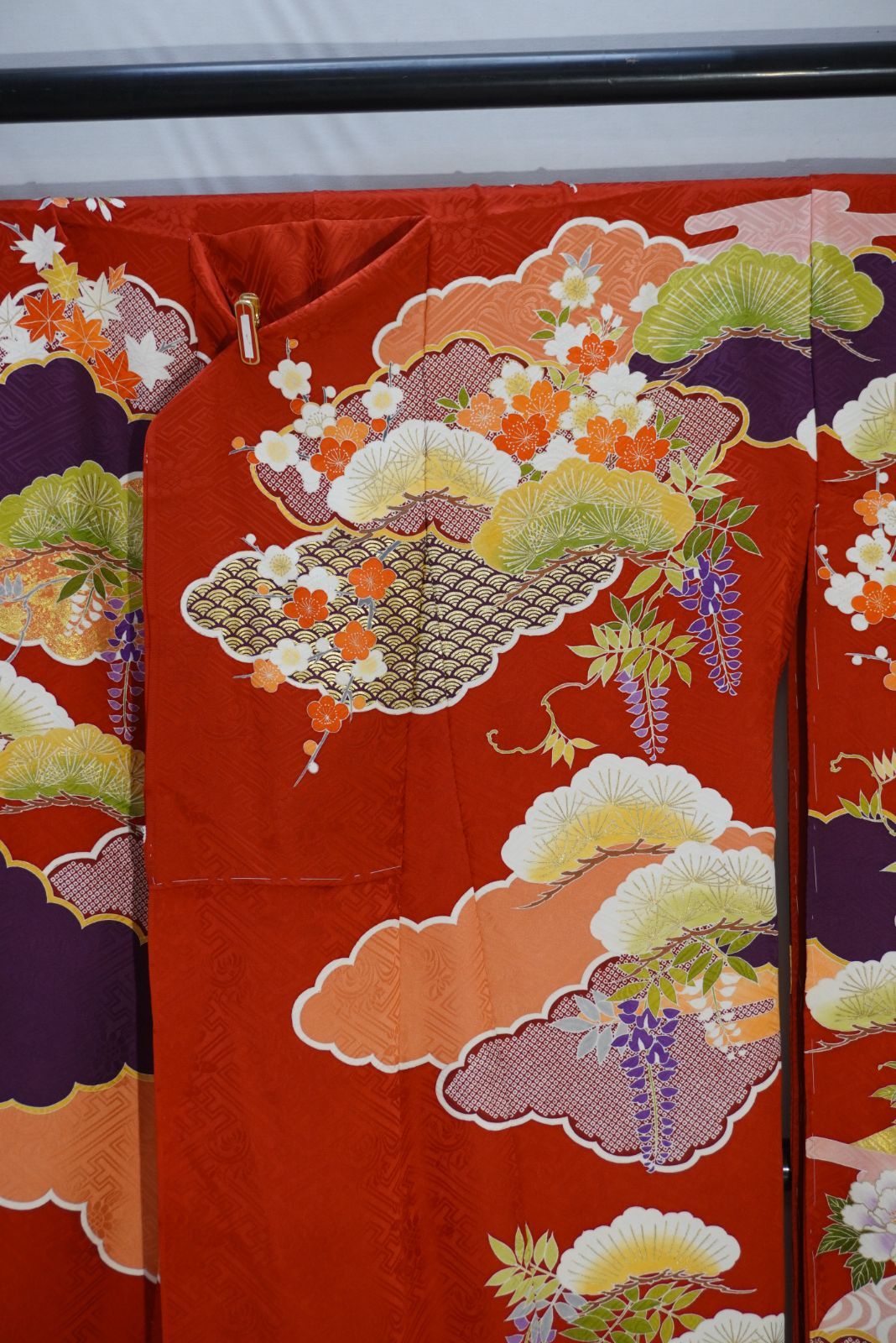振袖 手描き友禅 身丈162cm 椿文 赤 ピンク 水色 シャンパンゴールド 楽天市場】振袖3点セット 新品同様 正絹 高級振袖 京友禅 赤 黒