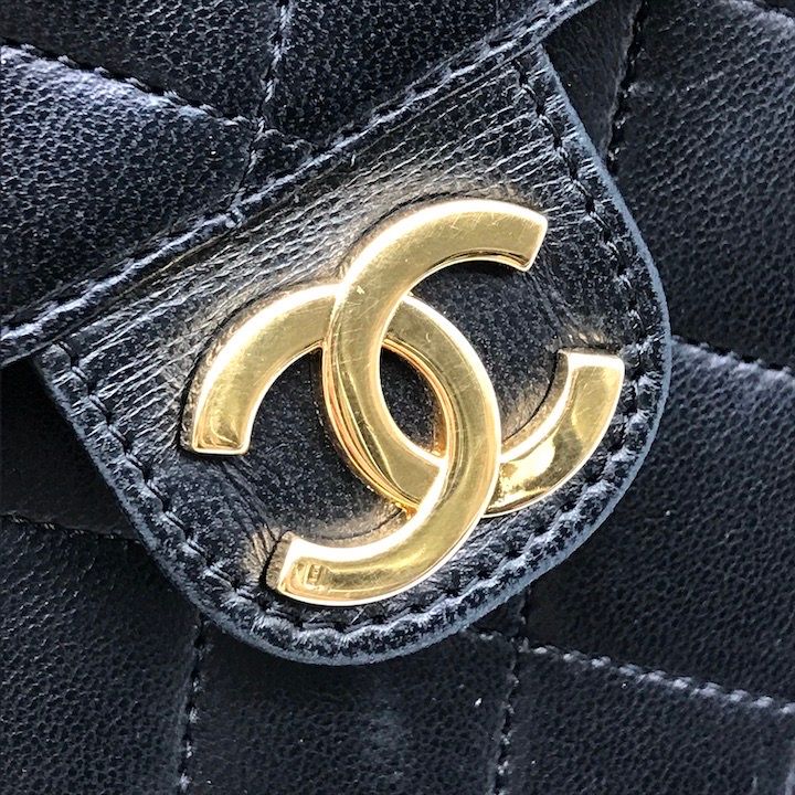 美品 CHANEL シャネル ココマーク マトラッセ ラムスキン プッシュロック チェーン ショルダー バッグ ブラック レディース a5007 CHANEL - 美品 CHANEL シャネル ココマーク マトラッセ ラムスキン