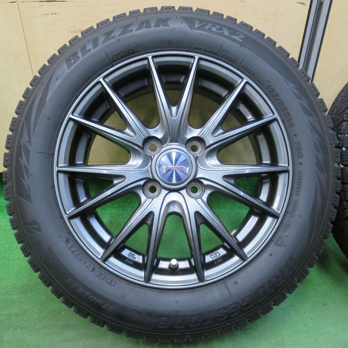 バリ溝！21年！キレイ！8.5分☆スタッドレス 165/65R14