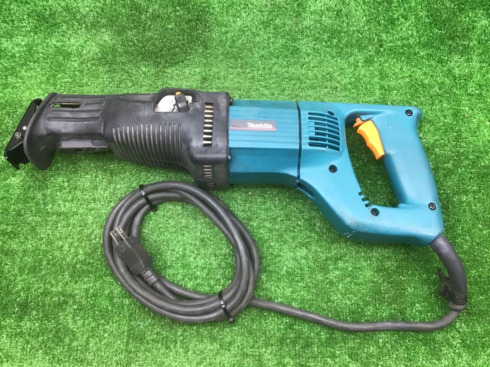 Makita/マキタ レシプロソー JR3020 無段変速 100V 50/60Hz Makita/マキタ レシプロソー JR3020 無段変速 100V 50/60Hz