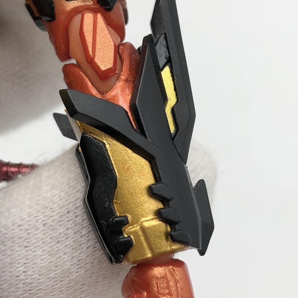 Amazon.co.jp: BANDAI S.H.Figuarts 仮面ライダークローズマグマ