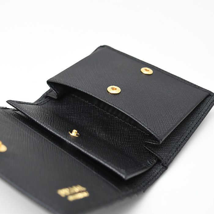 プラダ　トライアングル　折り財布　三角プレート　ナイロン　テスート　ブラック　黒 PRADA プラダ 財布 トライアングルロゴ - ブラック テスート