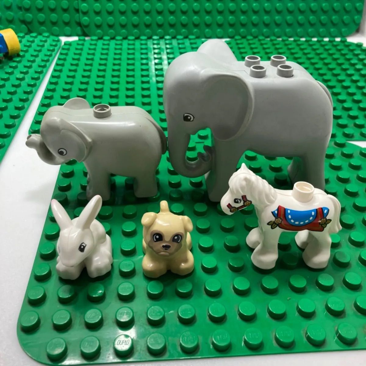 ☆ LEGO DUPLO レゴ デュプロ フィグ、車、動物、基礎板 19点まとめ売り ピンクの車、ゾウ、お医者さん など ☆ - メルカリ