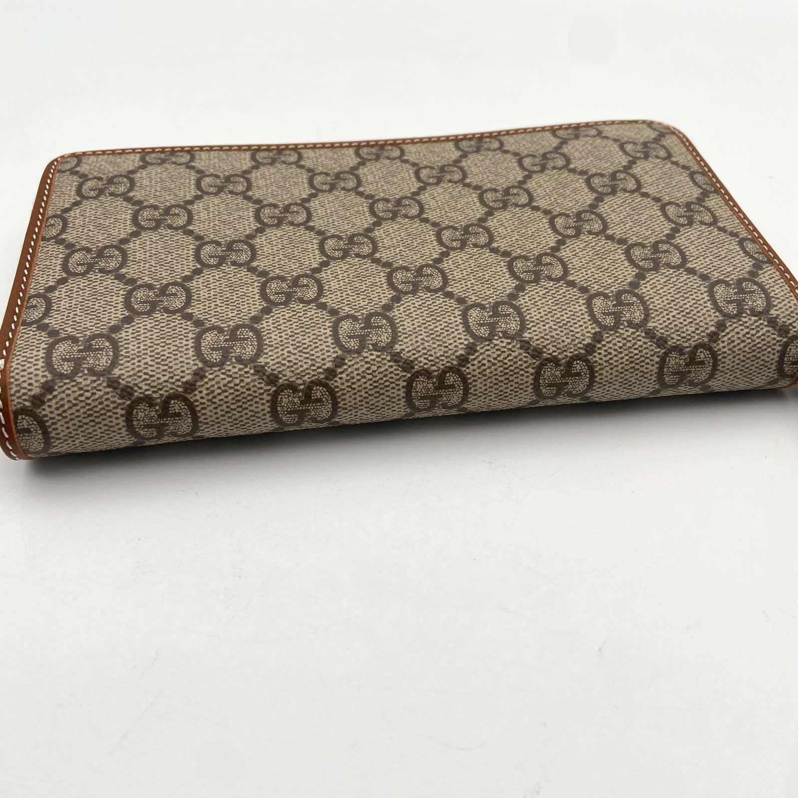 すぐ届く！GUCCI GGエンブレム ラウンドジップウォレット 長財布 国内直営**GUCCI** GGエンブレム ジップアラウンドウォレット