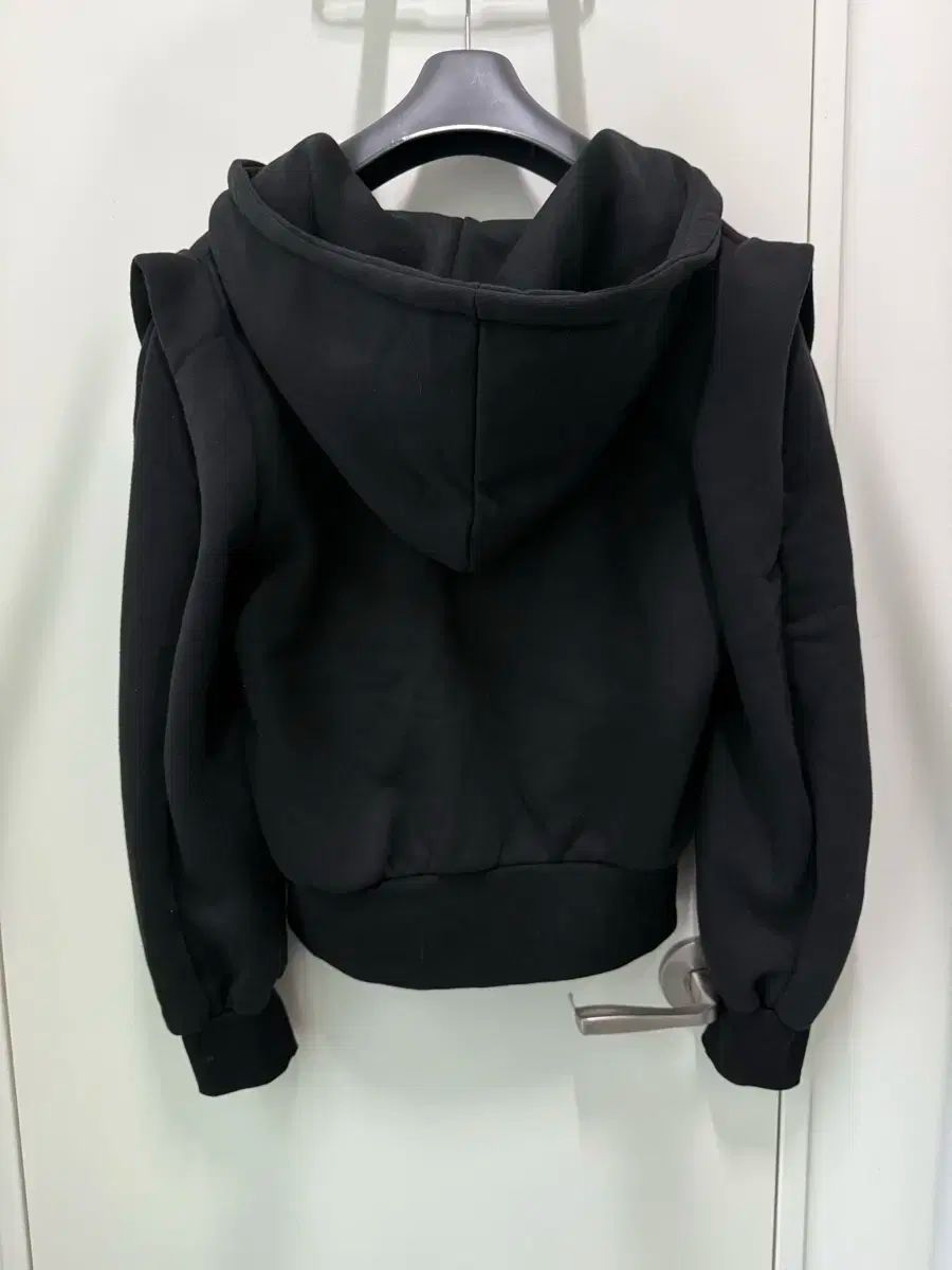 PRADA(プラダ) 黒 ジップアップパーカー フード付き m - メルカリ