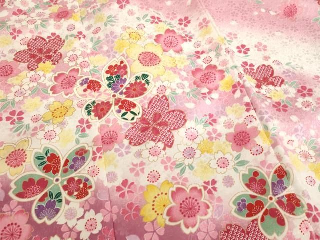 未使用仕付け糸付⭐桜柄と金彩のハーモニーがキュート&ラブリーな7歳用七五三祝着 平和屋着物[]七五三 女の子 7歳 祝着 四つ身 舞桜文 暈し染め