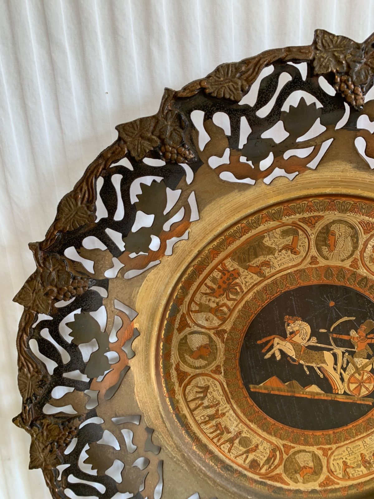 2 エジプト　大皿　壁掛け　プレート　飾り皿　金属製 エジプト 金属皿 大皿 飾り皿 アンティーク風 壁飾り インテリア