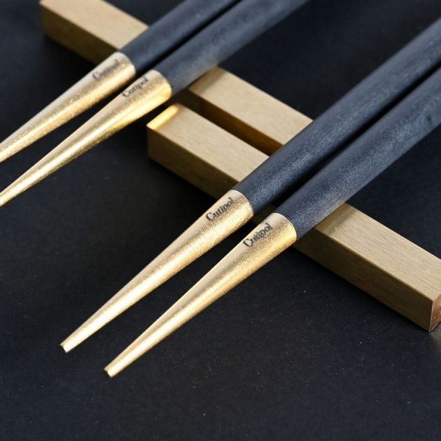 クチポール GOA ゴア ブラック ゴールド 2膳セット 箸 箸置き 夫婦箸 チョップスティック 22 cm 洋食器