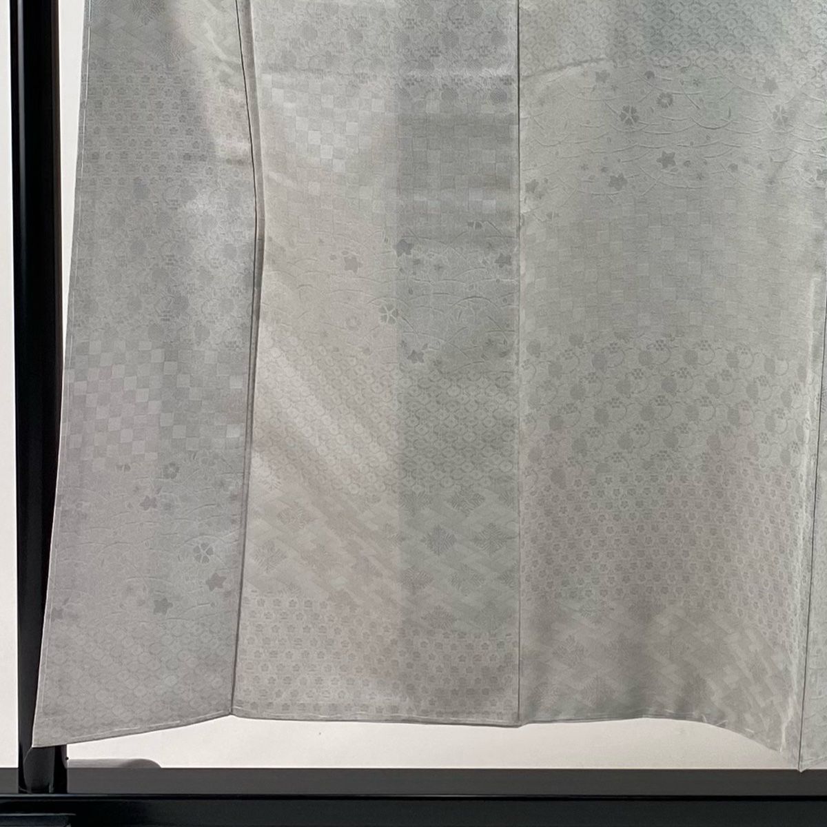 お召 身丈153.5cm 裄丈63cm S 袷 勝山織物監修 落款 草花 市松 灰色 正絹