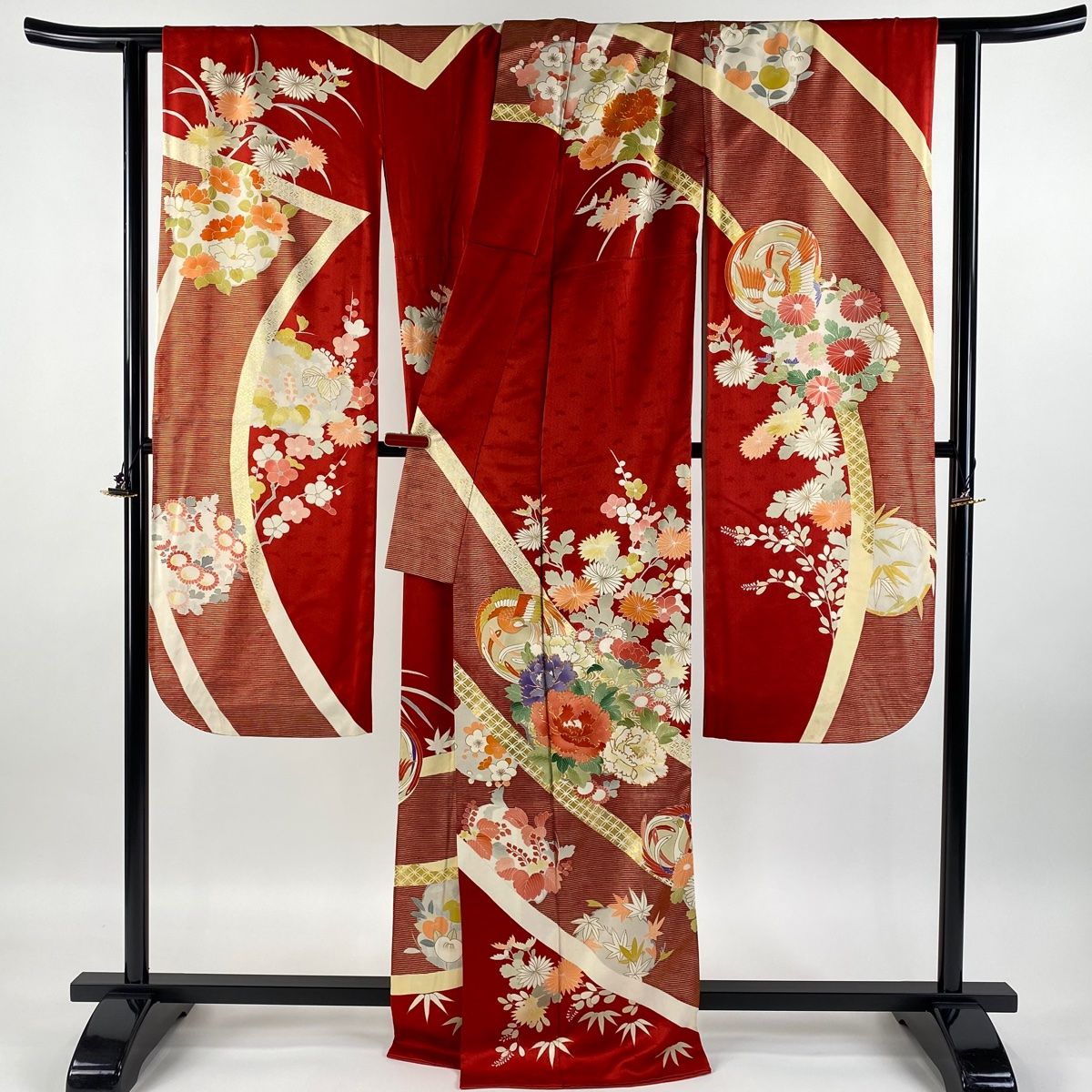 正絹 振袖 朱赤×梅花模様 金彩入り 身丈168 裄68 袖丈110 正絹 振袖 朱赤×梅花模様 金彩入り 身丈168 裄68 袖丈110 - メルカリ