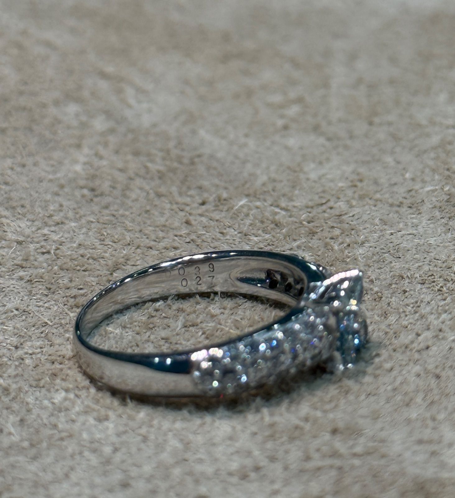 ポンテヴェキオ K18WG アイスブルーダイヤ0.27ct D0.39ct リング  