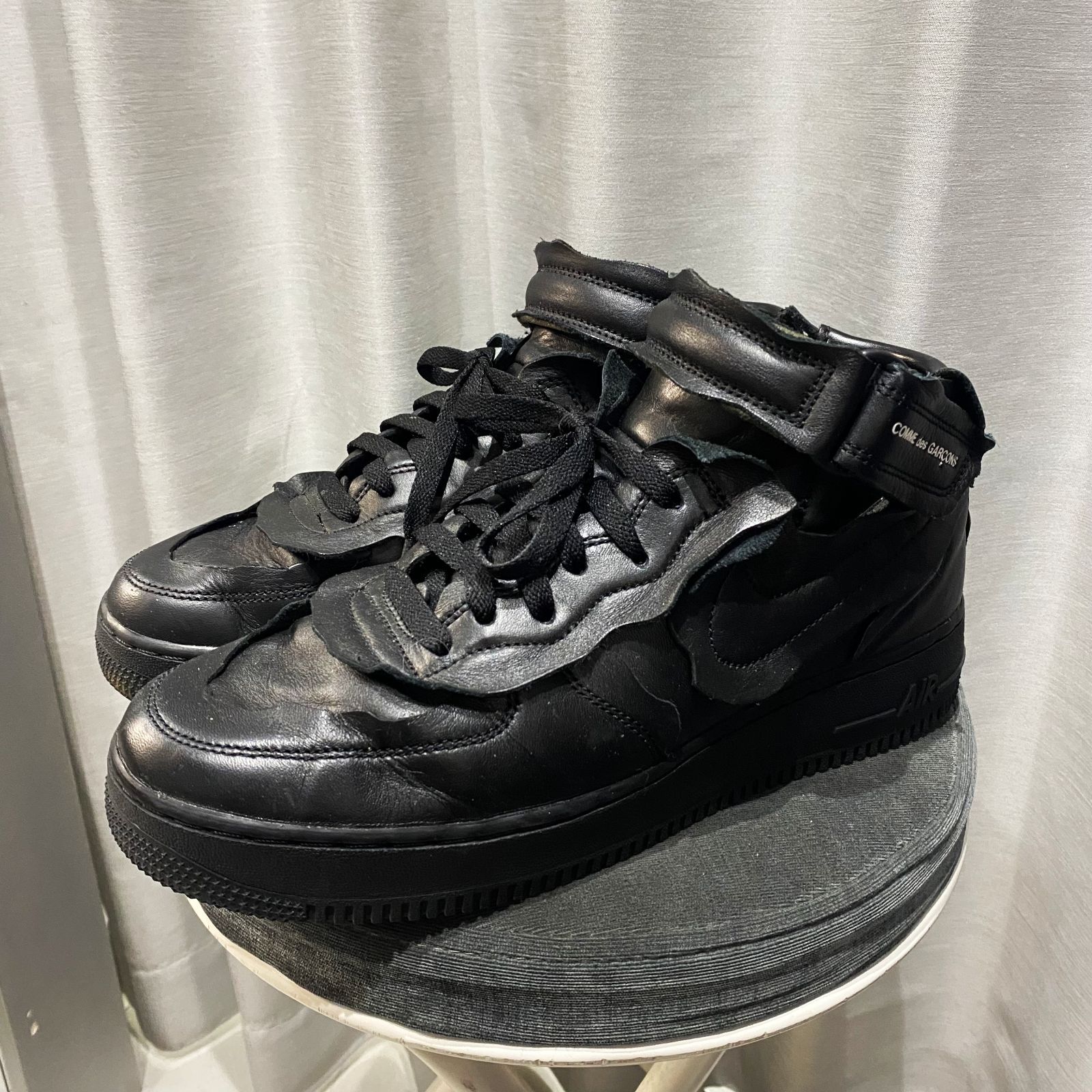 COMME des GARCONS × NIKE コムデギャルソン × ナイキ 20AW AIR FORCE 1 MID エアフォース1ミッド  スニーカー ブラック 27cm DC3601-001【中目黒R11】 - メルカリ