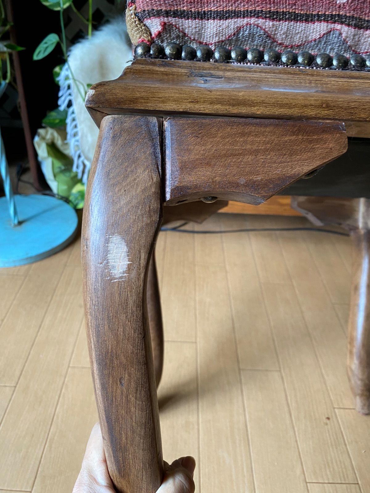 カイセリキリムと無垢の木のお洒落なオットマン トルコから直輸入通関済些細な訳有アウトレット価格即決