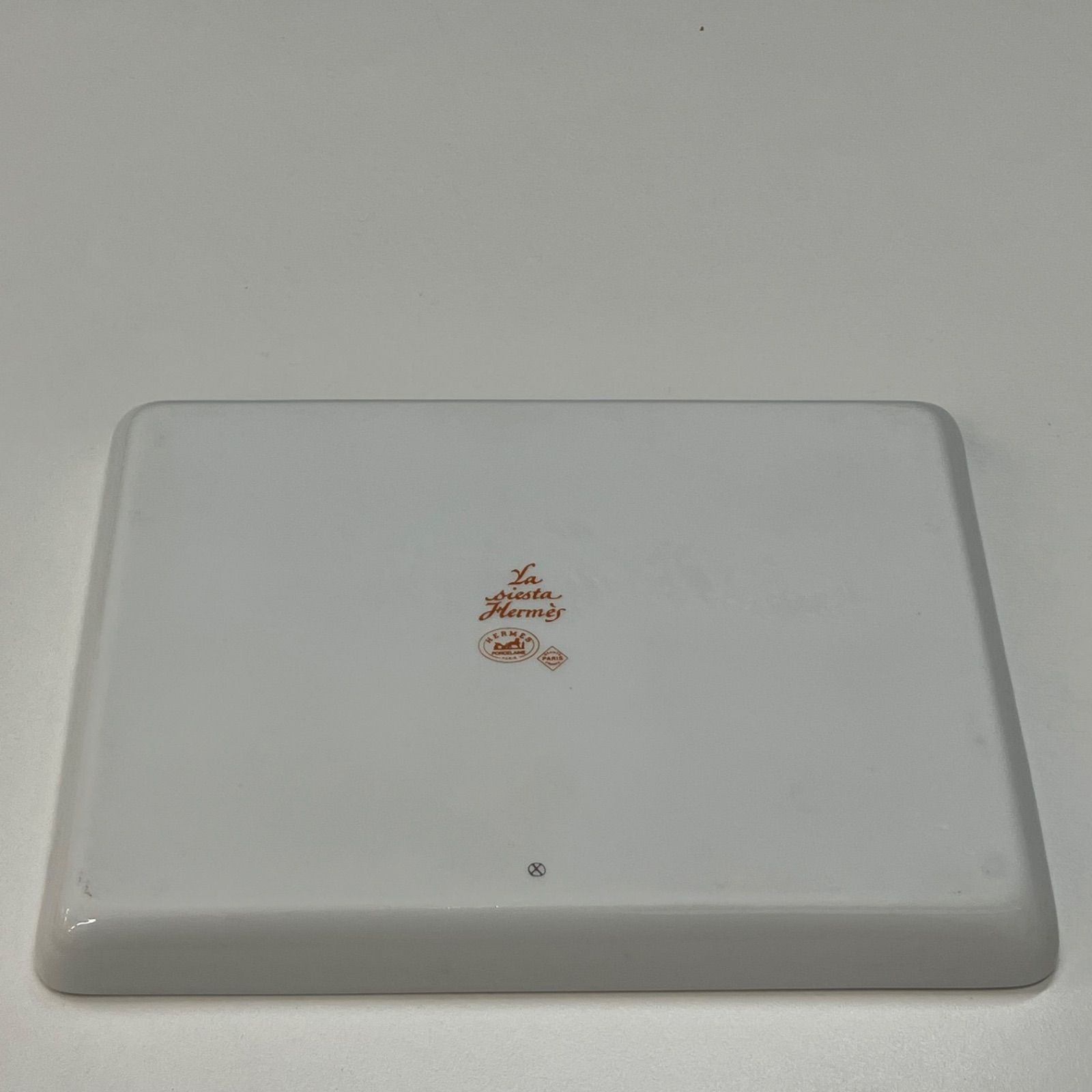 ★希少★【未使用品】HERMES　アッシュトレイ　2枚セット　灰皿　箱付き 楽天市場】【中古】 エルメス 陶器 ミニ 灰皿 4個セット 小物