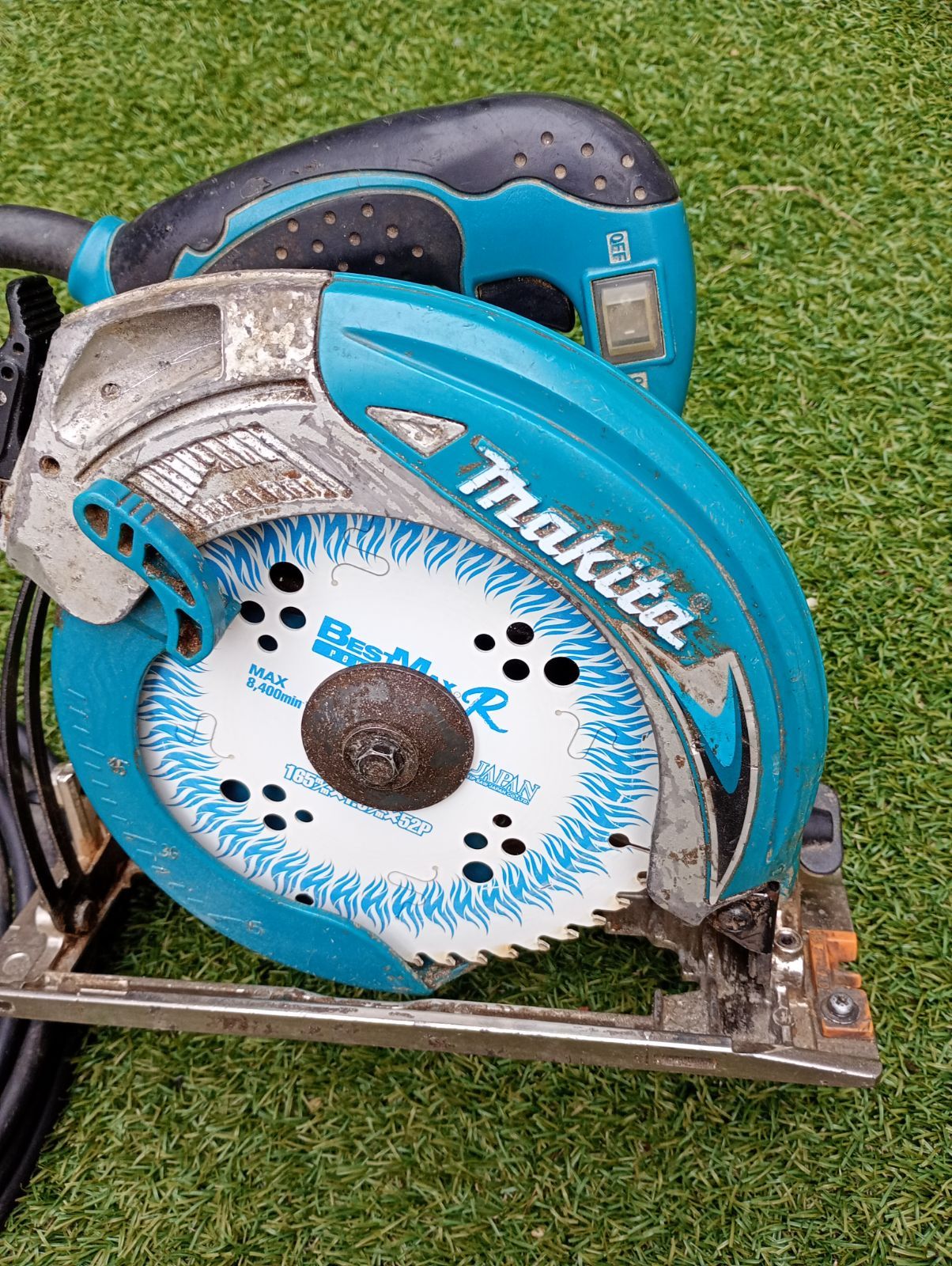 木材の切断に マキタ 165mm マルノコ アウトレット アルミベース