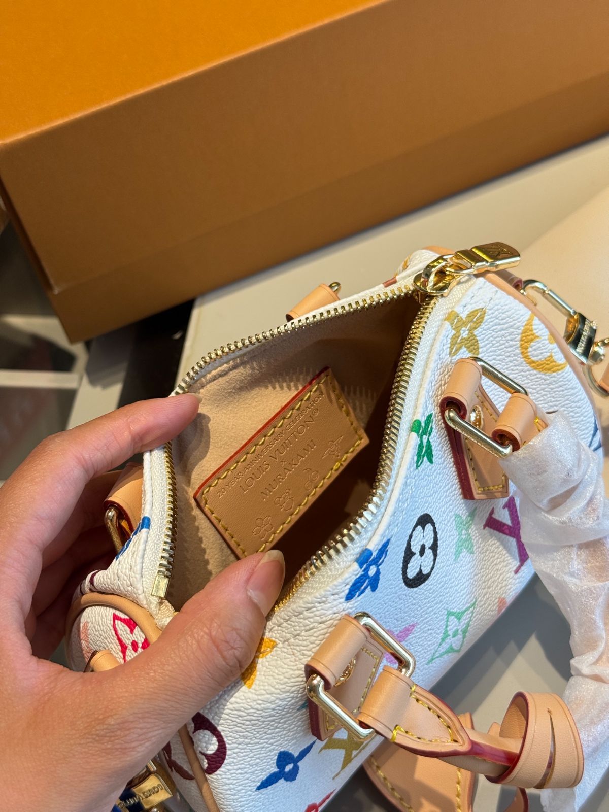 なる出品 🅿️1200✓変色皮シリーズ🔜 高級品🔥フルパッケージ🎁LV