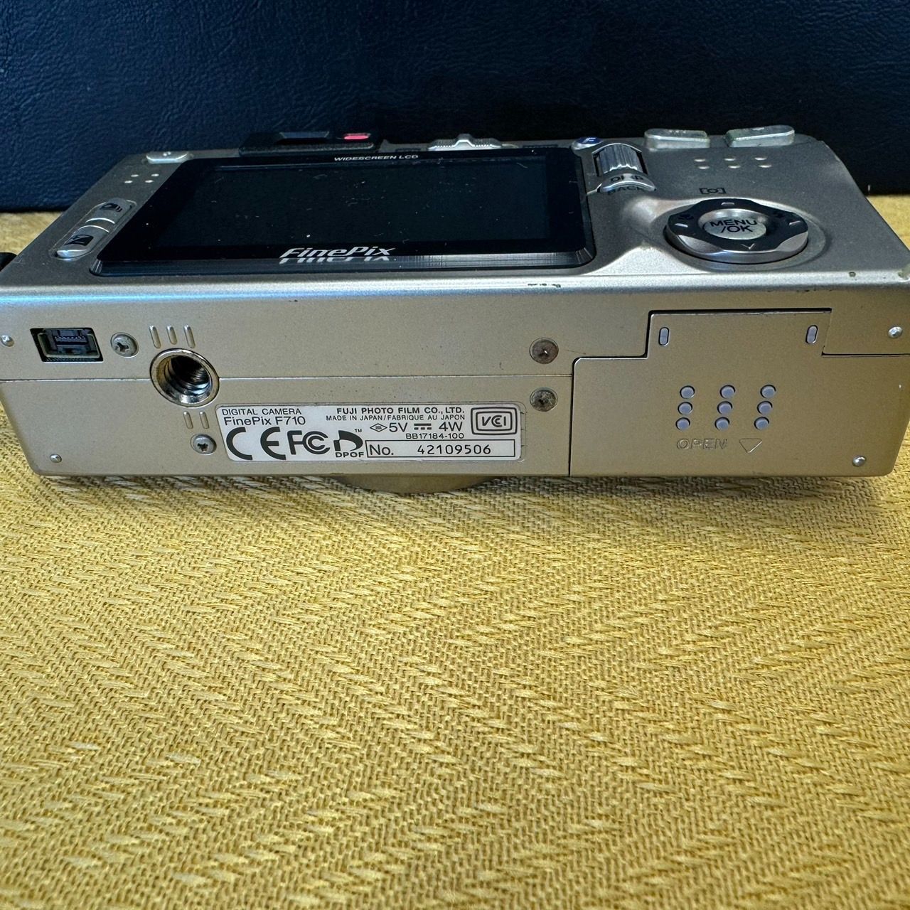 【完動品】フジフィルム　FUJIFILM FinePix F710 シルバー FUJIFILM FinePix F710 コンパクトデジタルカメラ MID6792 - メルカリ