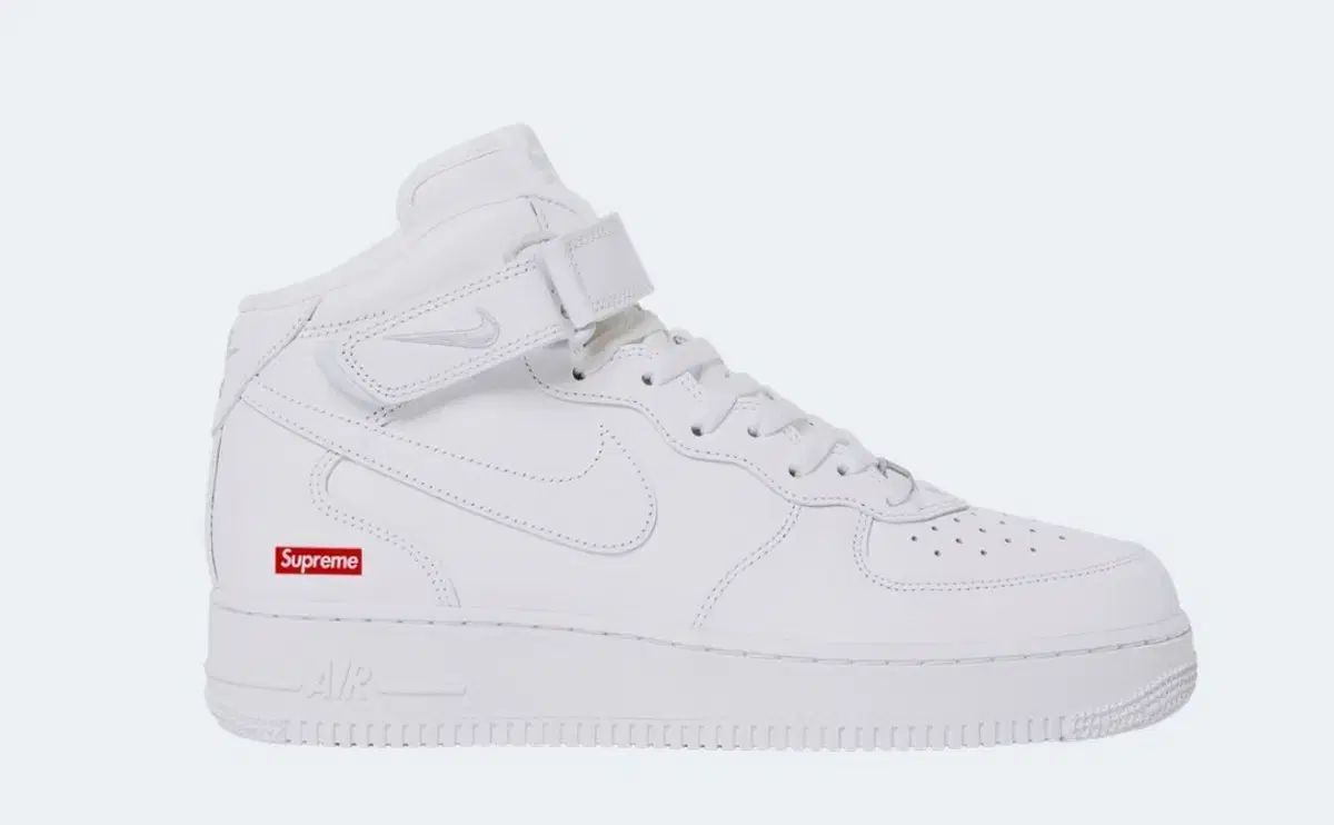 【雷市場（ポンジャン）商品韓国直送】 Supreme(シュプリーム) エアフォース 1 ミッド 白