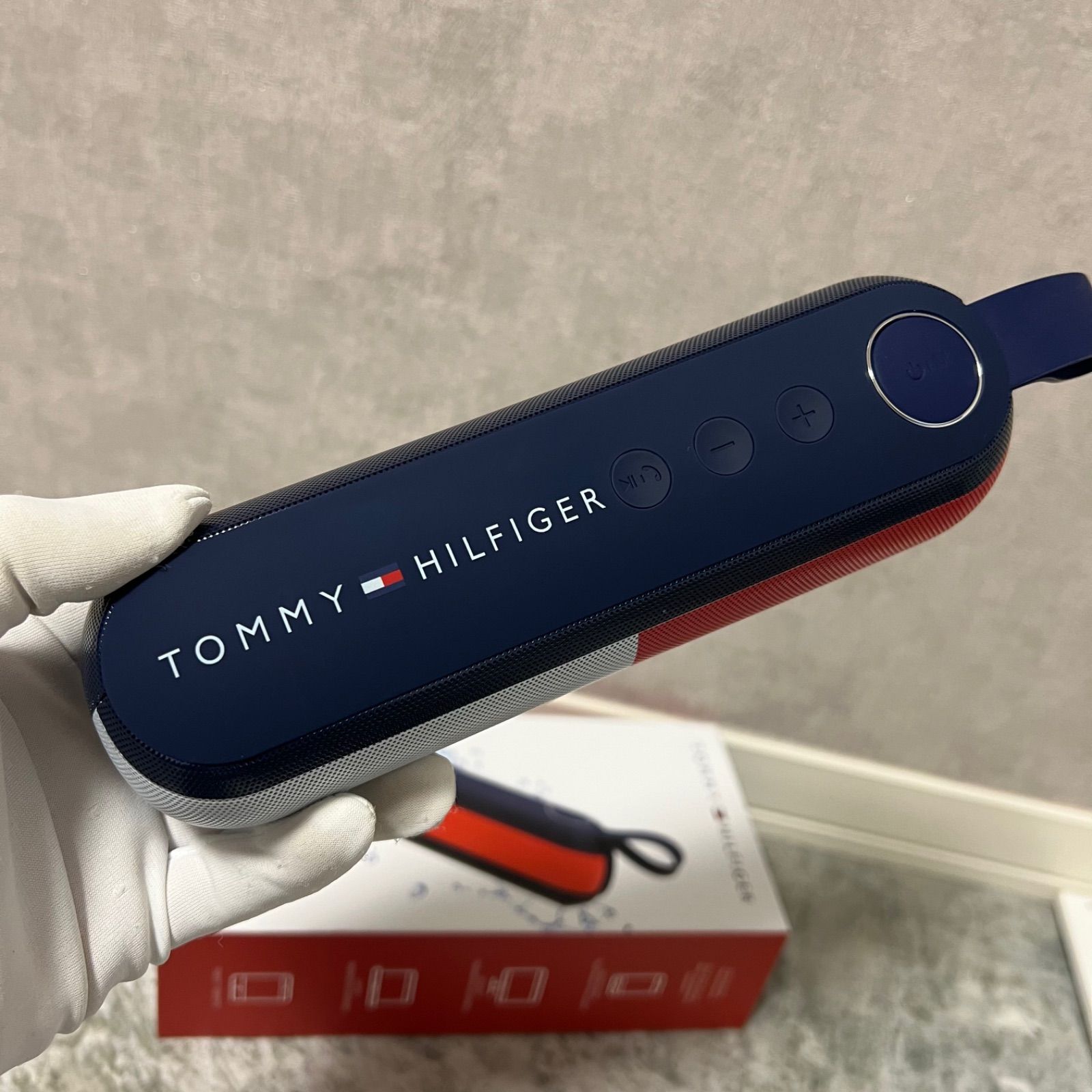 ☆海外限定☆ TOMMY HILFIGER ワイヤレス ロゴ 防水 スピーカー