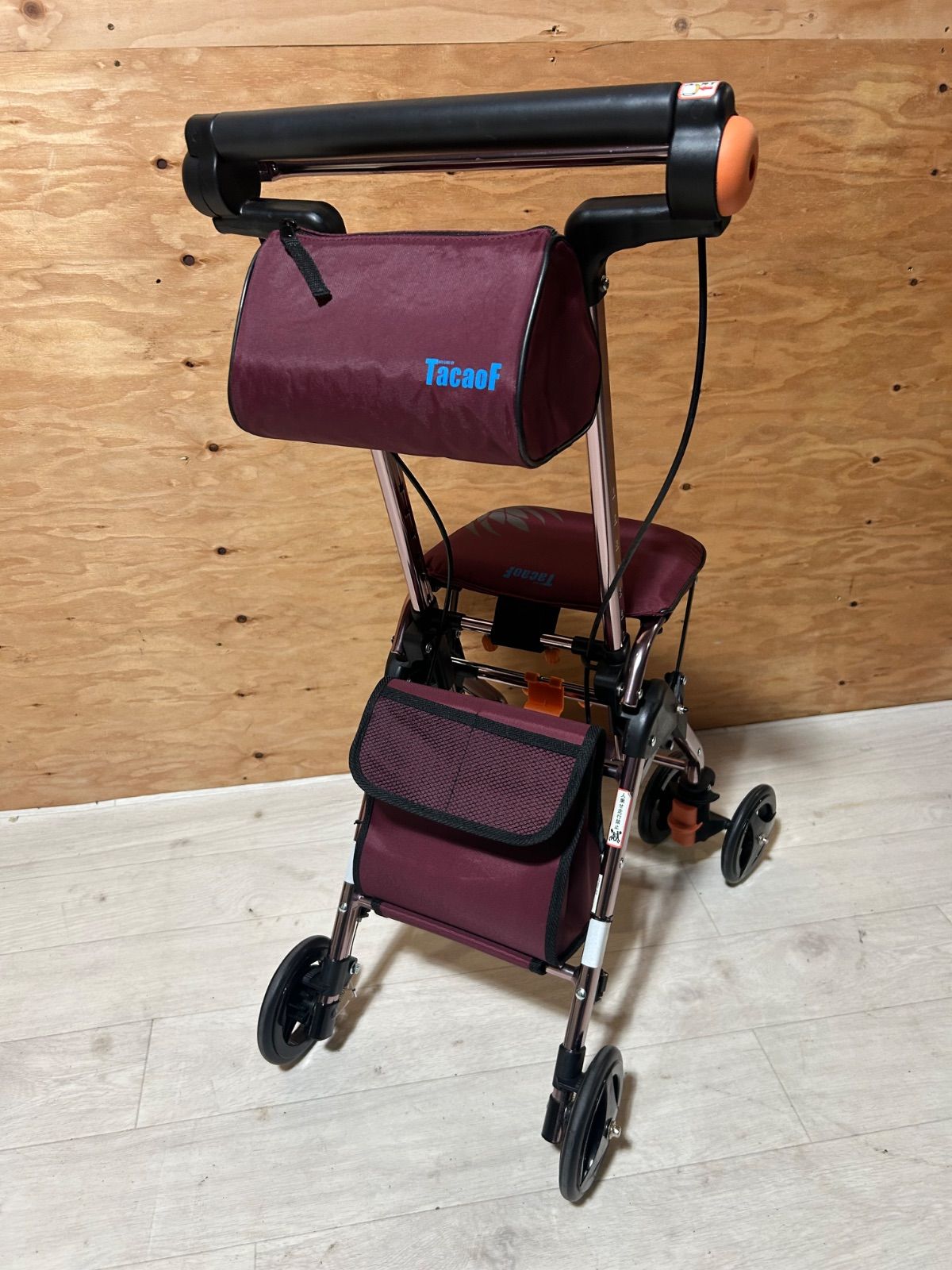 美品シルバーカー手押車TacaoFテイコブナノンDXポーチバッグ付 美品シルバーカー手押車TacaoFテイコブナノンDXポーチバッグ付