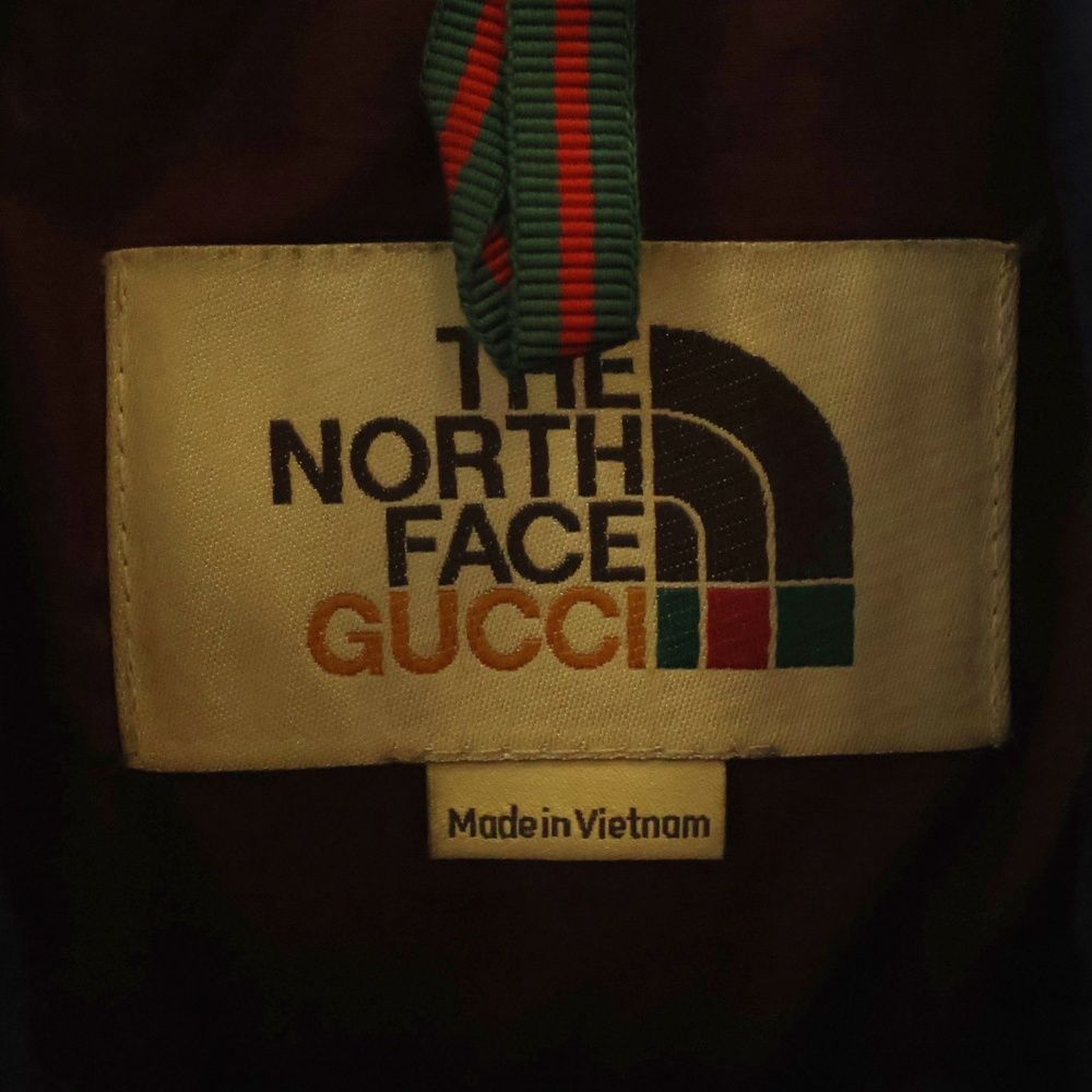 【GUCCI ダウン　美品　サイズ44❗️】 GUCCI グッチ NYヤンキース コラボ ダウンコート 刺繍 花柄 36