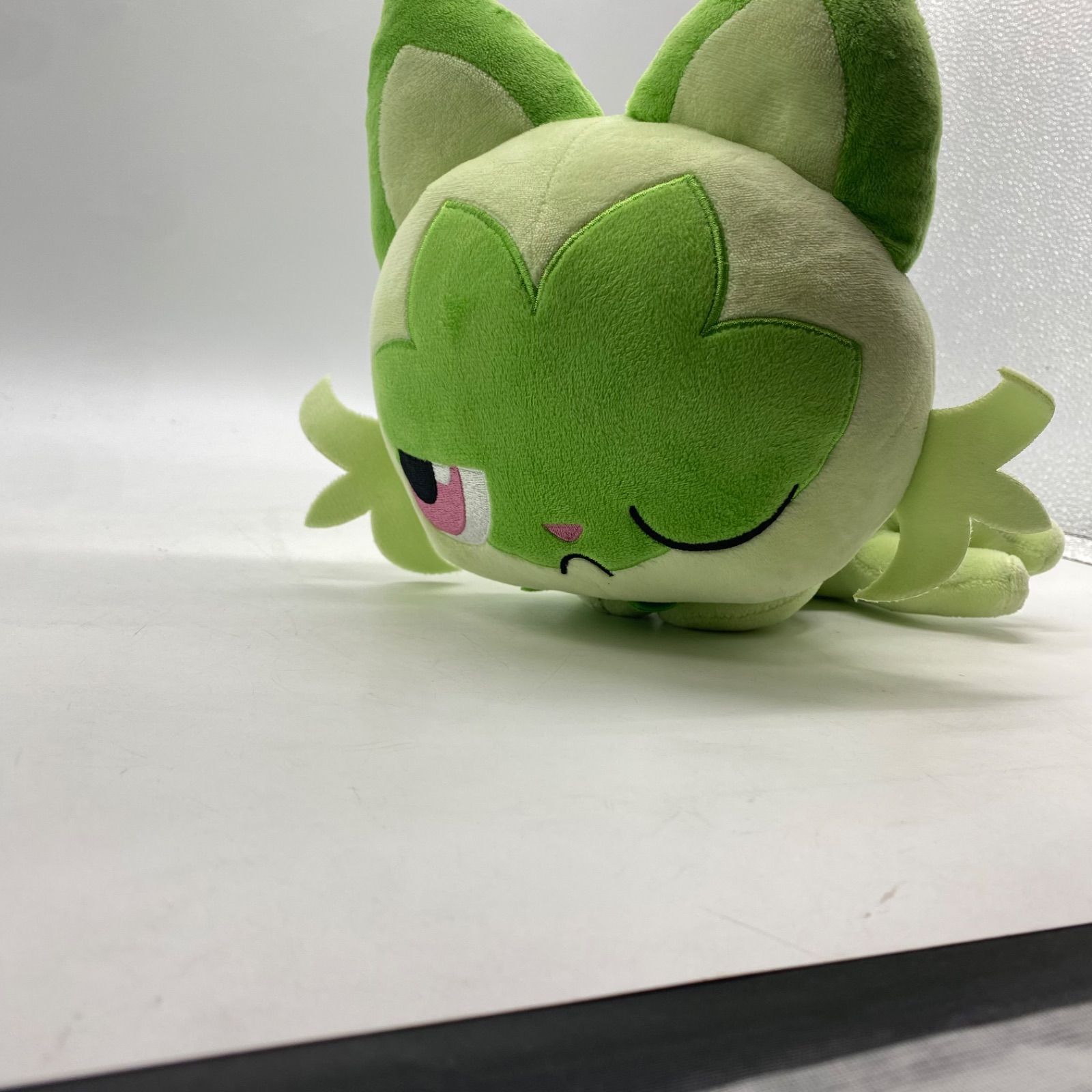 ポケセン ニャオハ 初夢 ぬいぐるみ 2023 ポケモンセンター ニャオハ 2023 初夢ぬいぐるみ ピカピカ