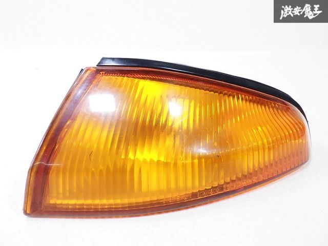 日産 HCR32 R32スカイライン フロントウィンカーコーナーレンズ左売切り‼️ 日産 HCR32 R32スカイライン フロントウィンカーコーナーレンズ